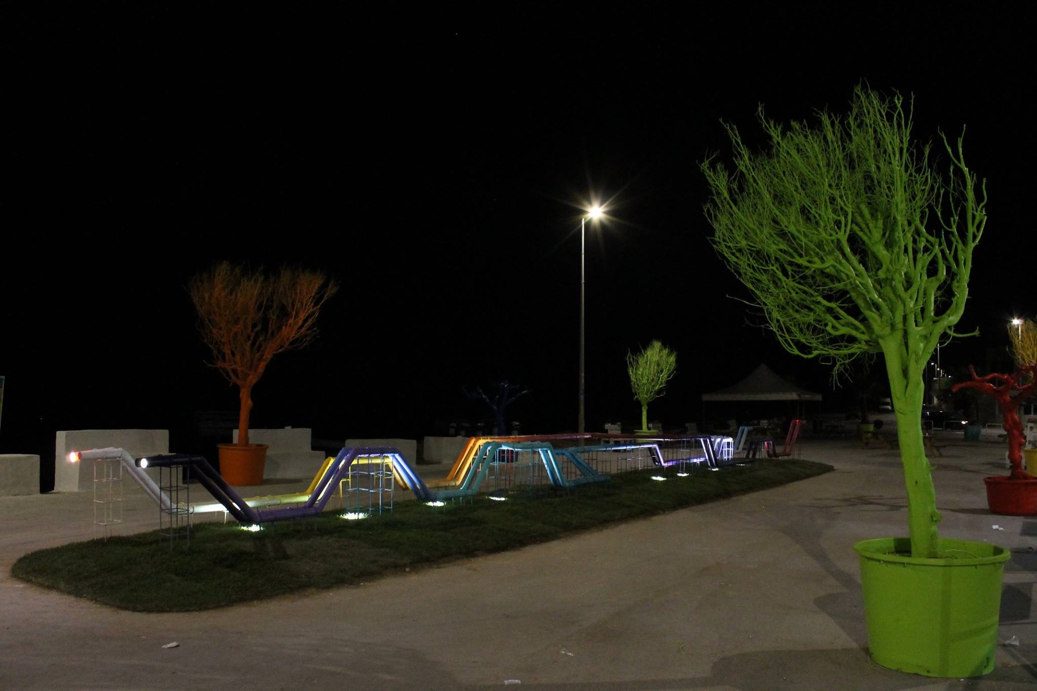 海市蜃楼般的“信息之瓶”——意大利 Petrosino 公共艺术装置-10