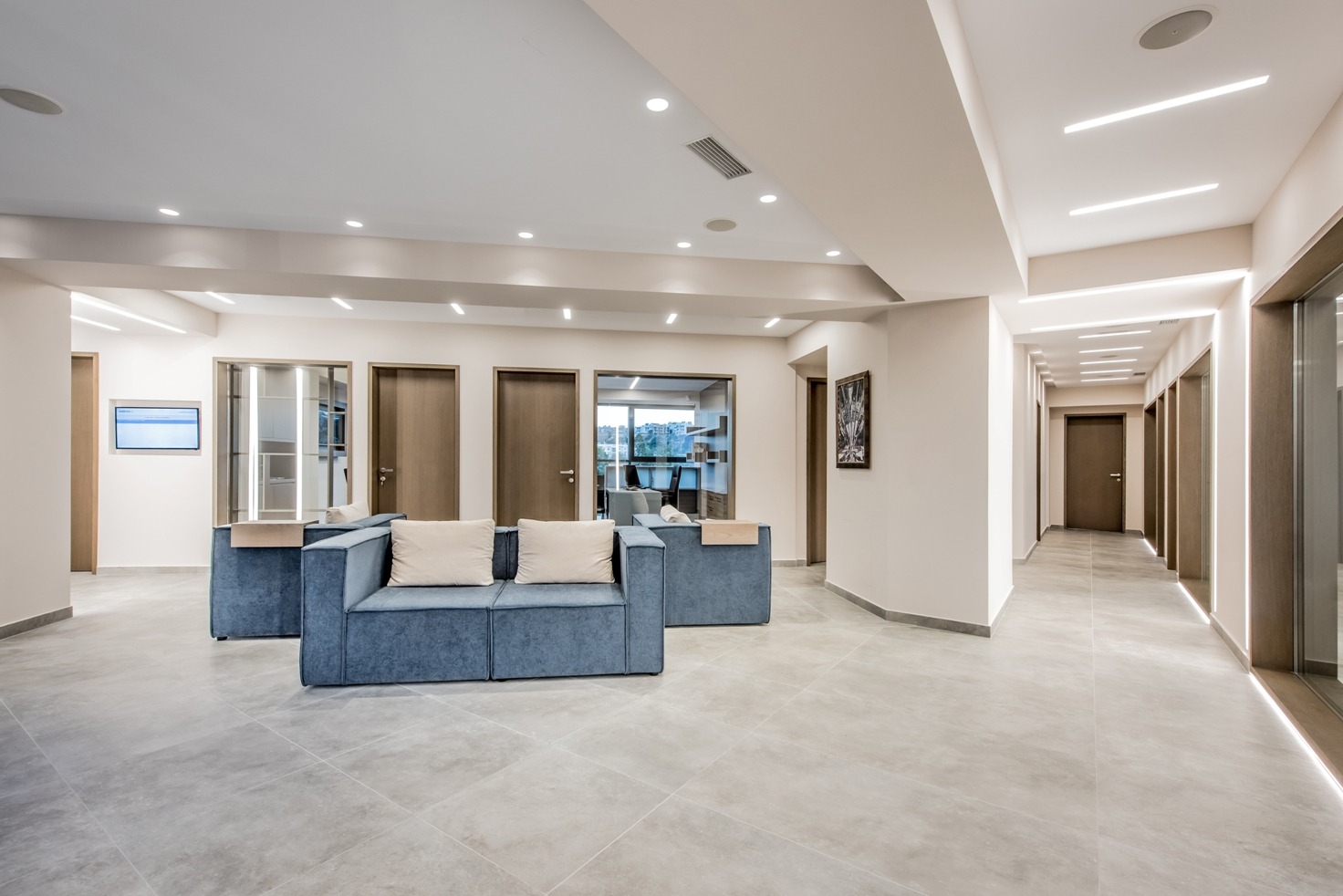 2017 年完成的 KARATZIS S.A.办公室大楼室内设计案例-21