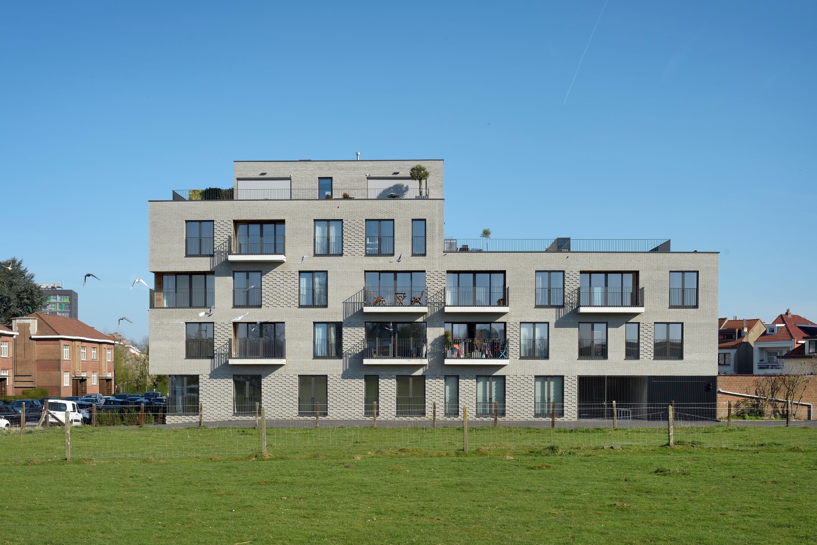 简约风格公寓设计，融入环境，展现细节之美-7