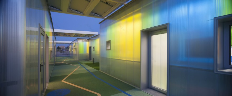 加州双层玻璃校园建筑设计-17