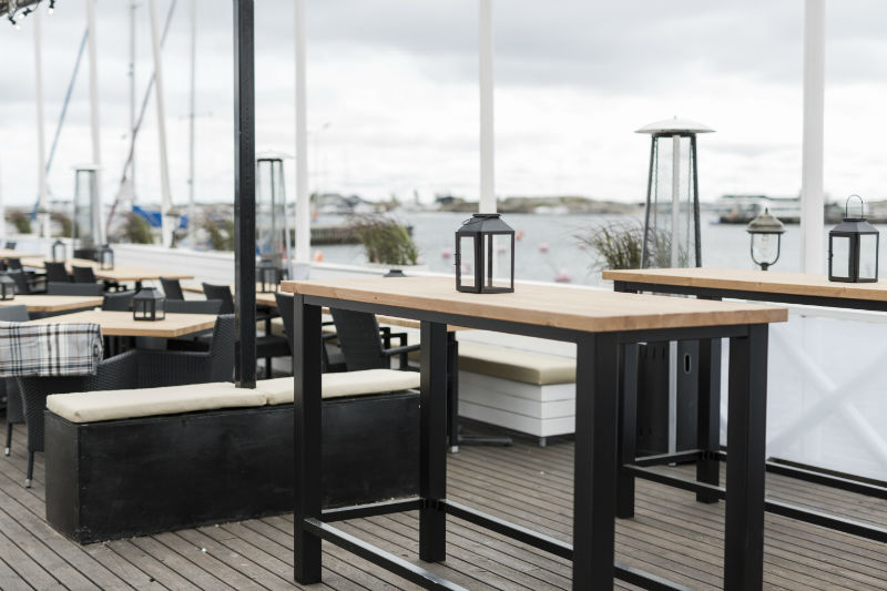 芬兰最大游艇码头餐厅翻新，打造年轻时尚的海鲜牛排馆-27