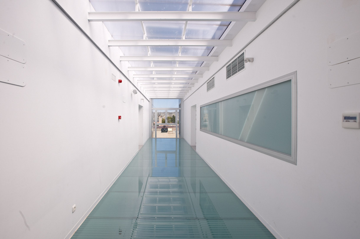 英国阿兰中学教学楼 · 创新型室内设计-14