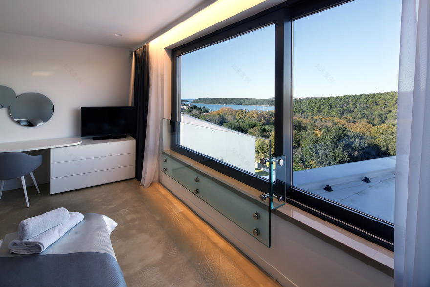 Villa Lucy | 简约时尚的海滨别墅设计-4