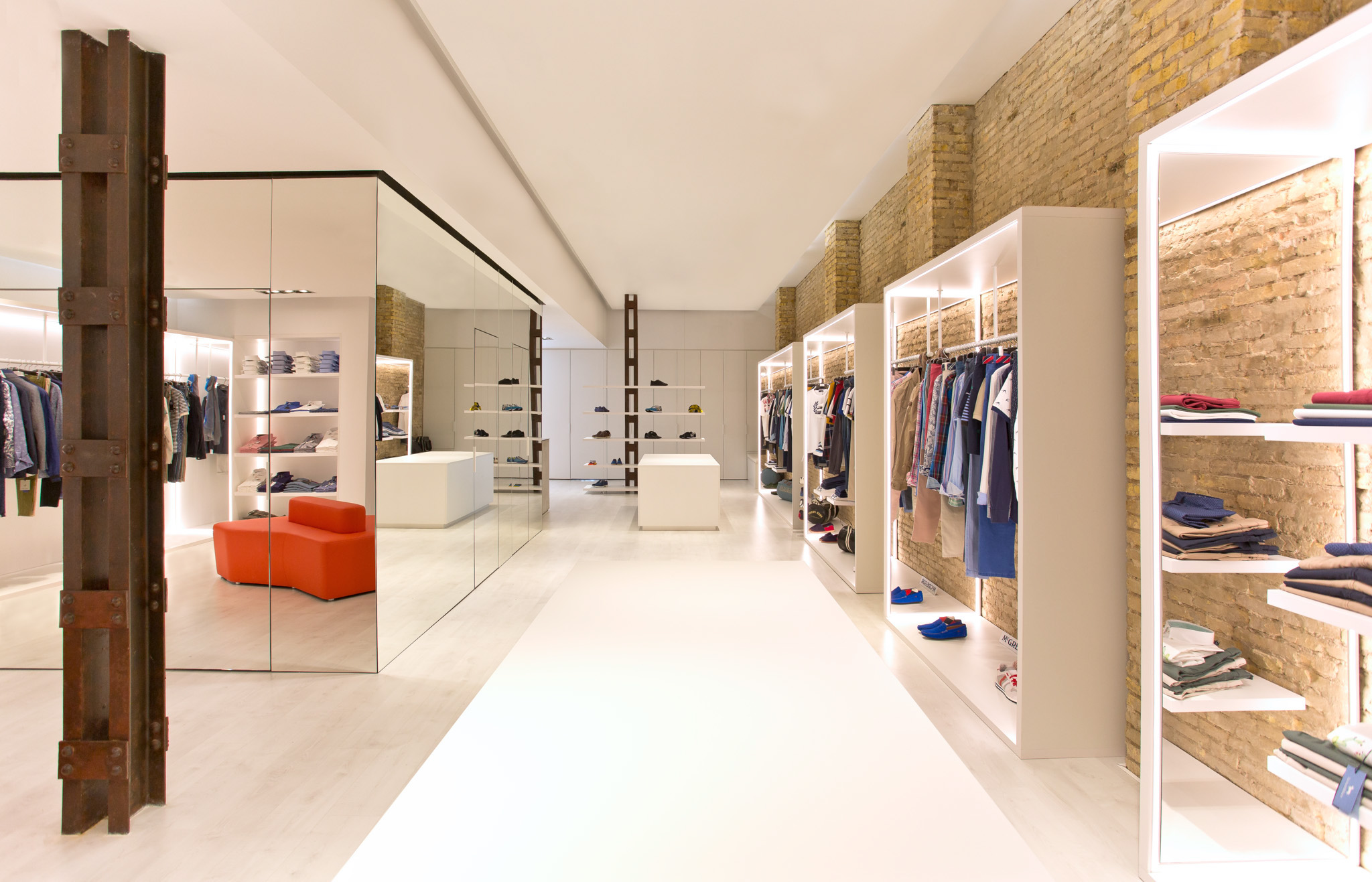 极简风格打造时尚男装店-3