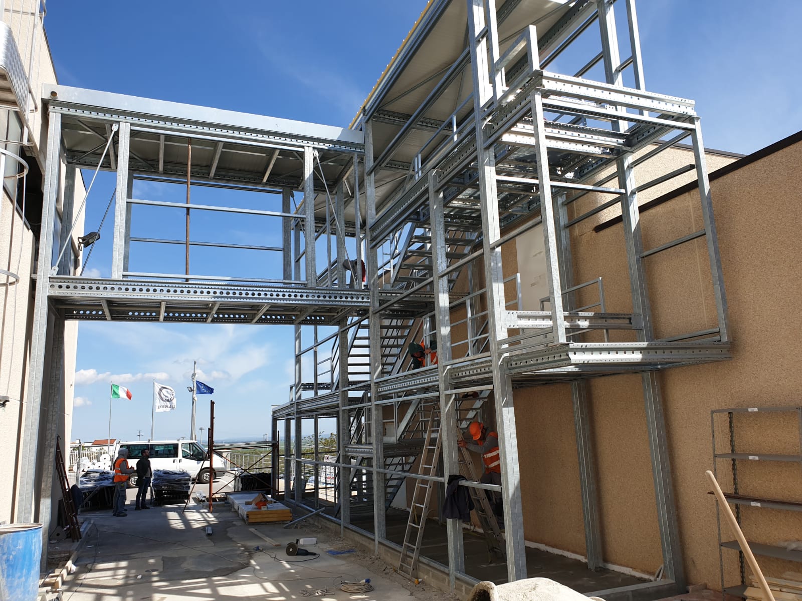 集装箱办公空间，独特设计展现灵活与坚韧-6