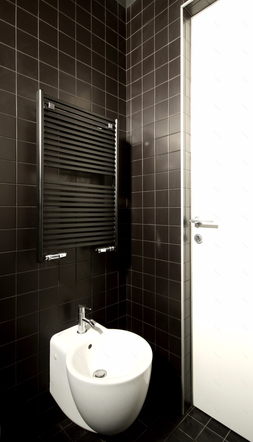 废弃办公室变身为高雅公寓-13