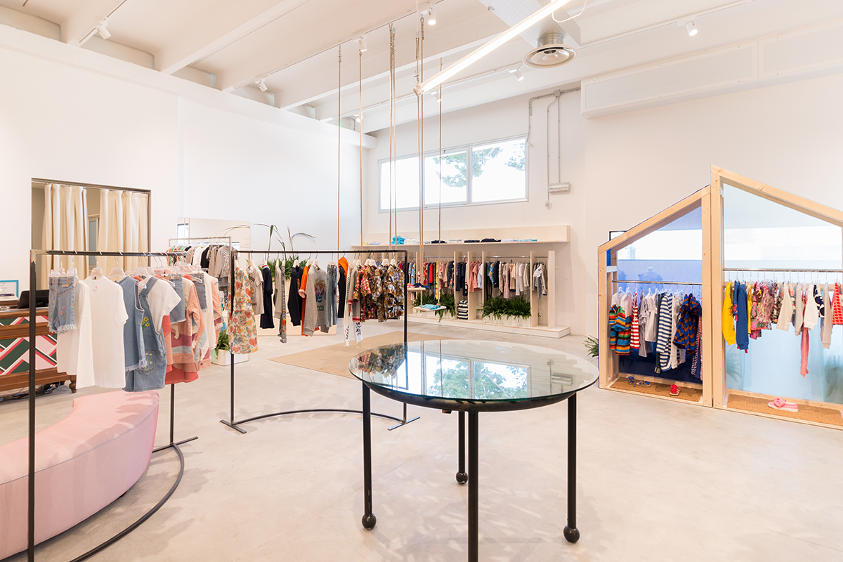 梦幻童装店“Coccole Bimbi”-11