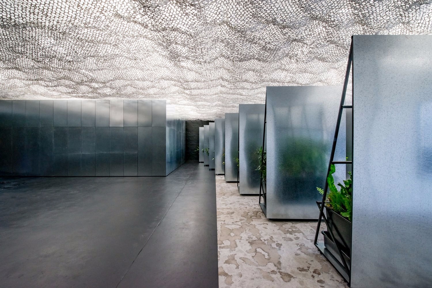 多元空间的无限可能——RUSSELL & GEORGE 的一站式工作休闲场所-12