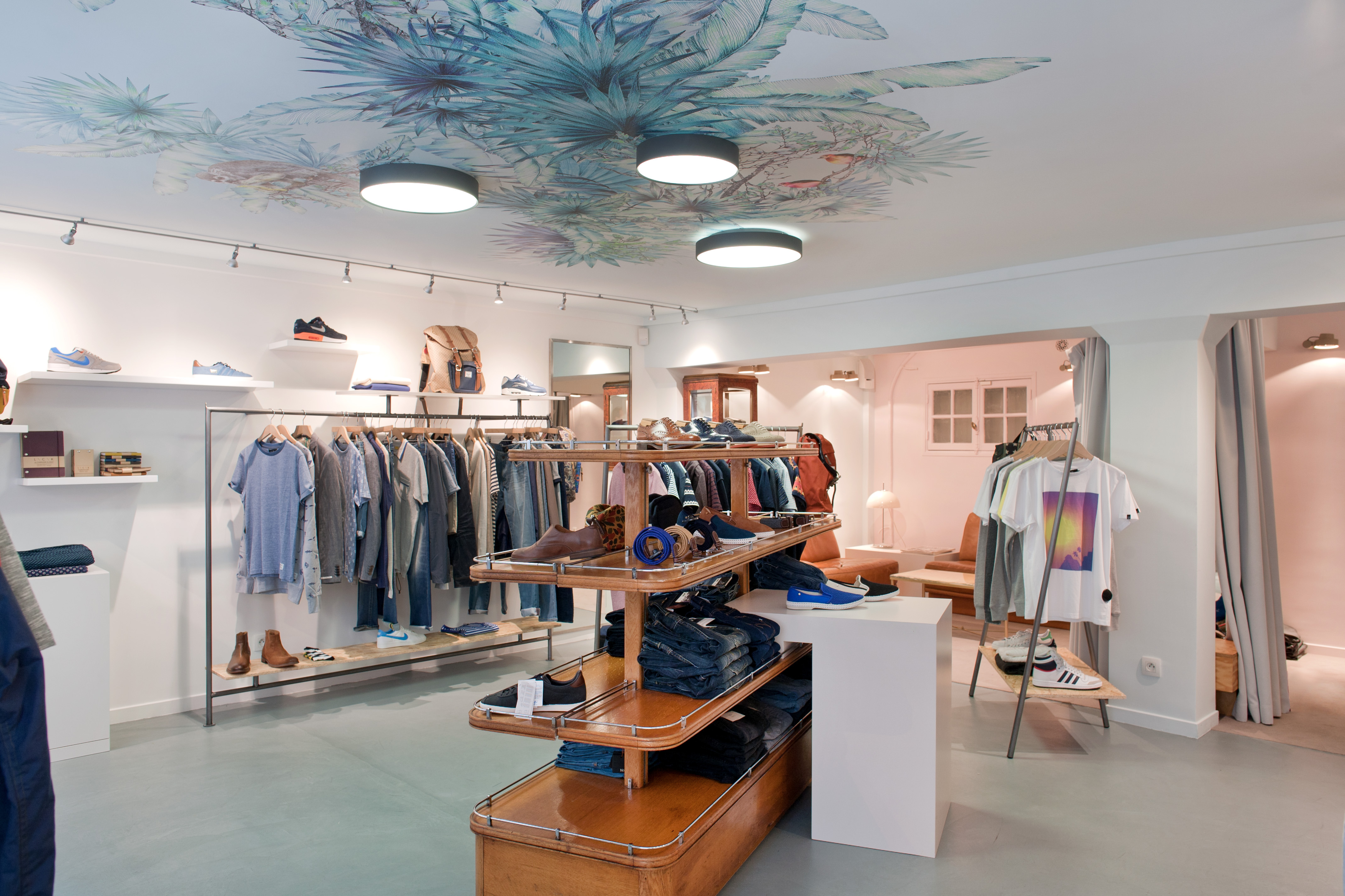 2014 年完成的 Naxor 品牌展示店室内设计-1