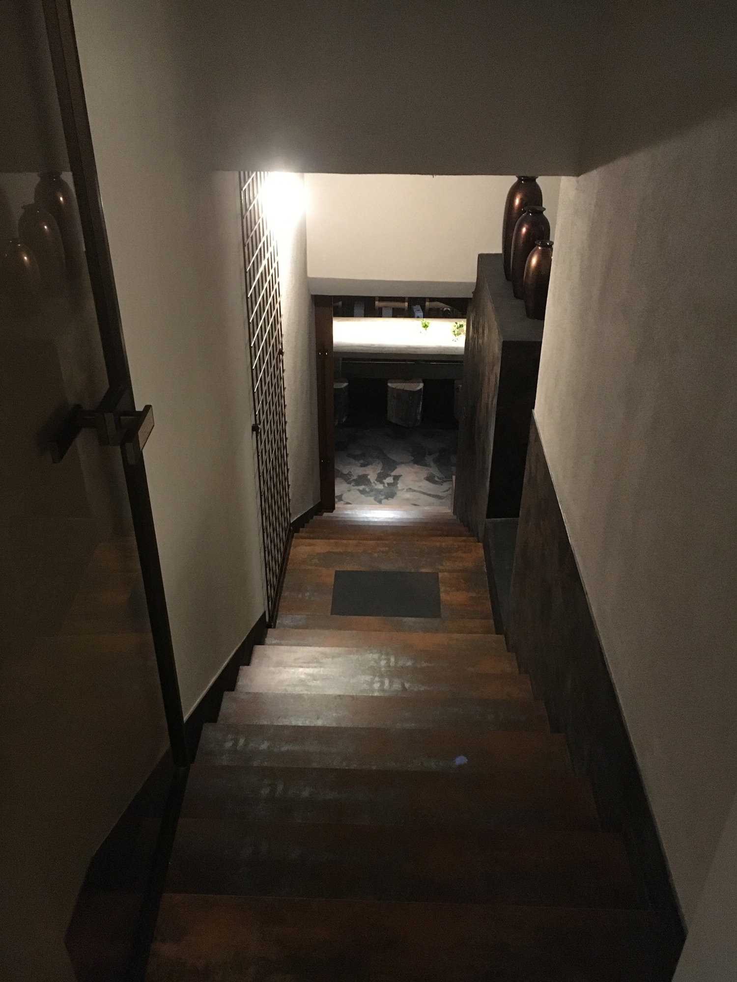 意大利地下葡萄酒图书馆餐厅设计-14