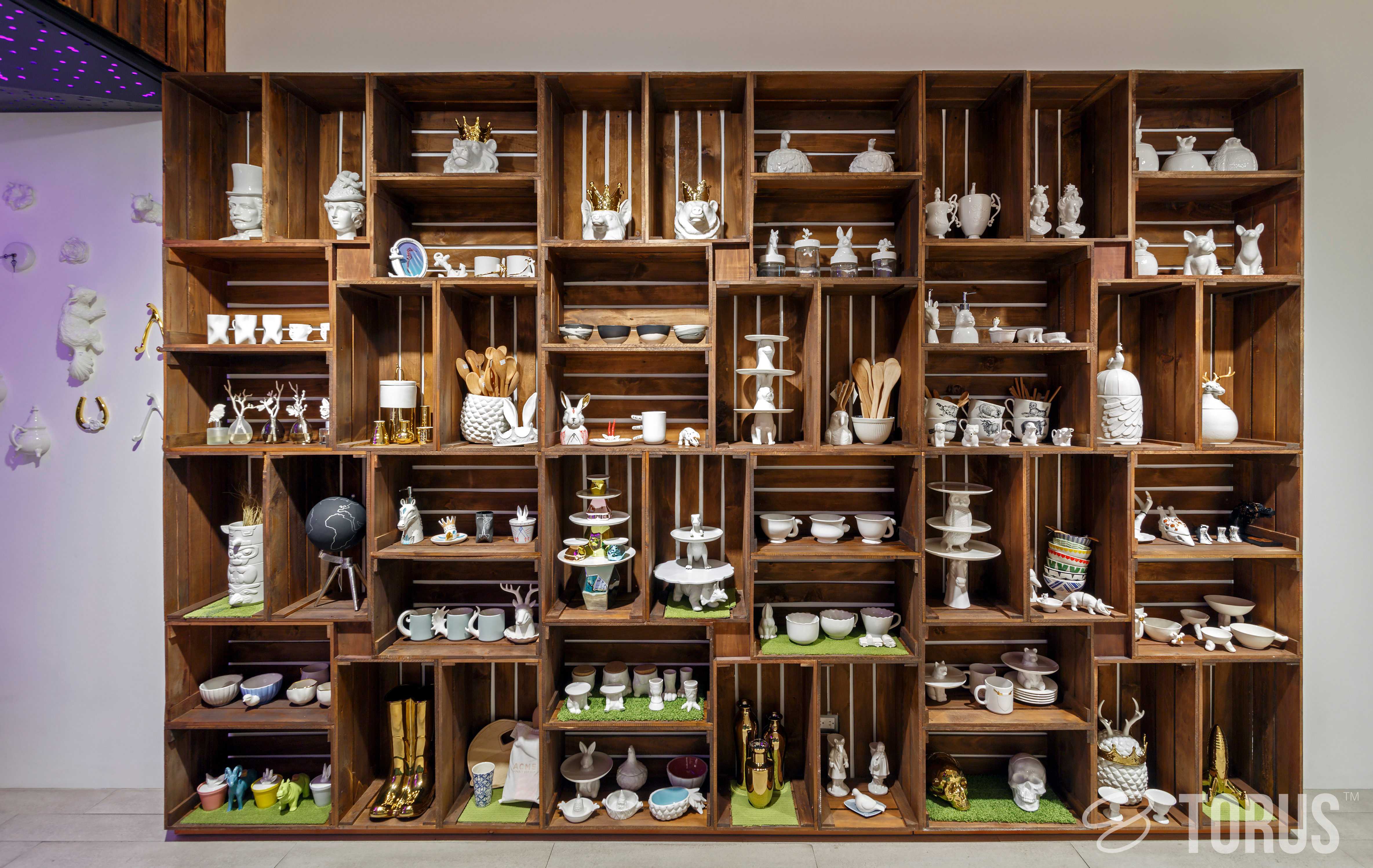 模块化定制家具打造独特零售空间-17