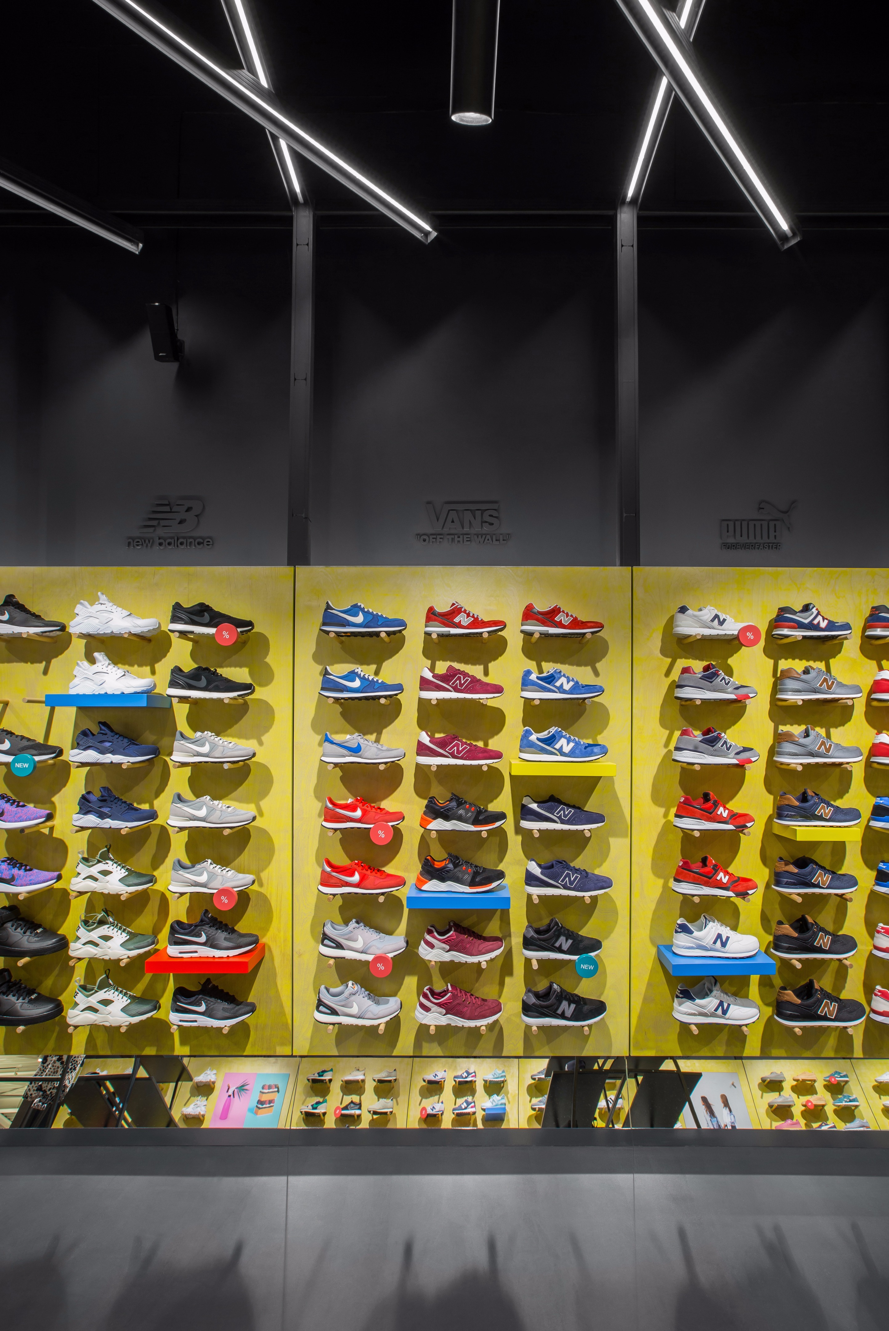 宇宙鞋潮 · Vilnius Ozas 展示空间-8