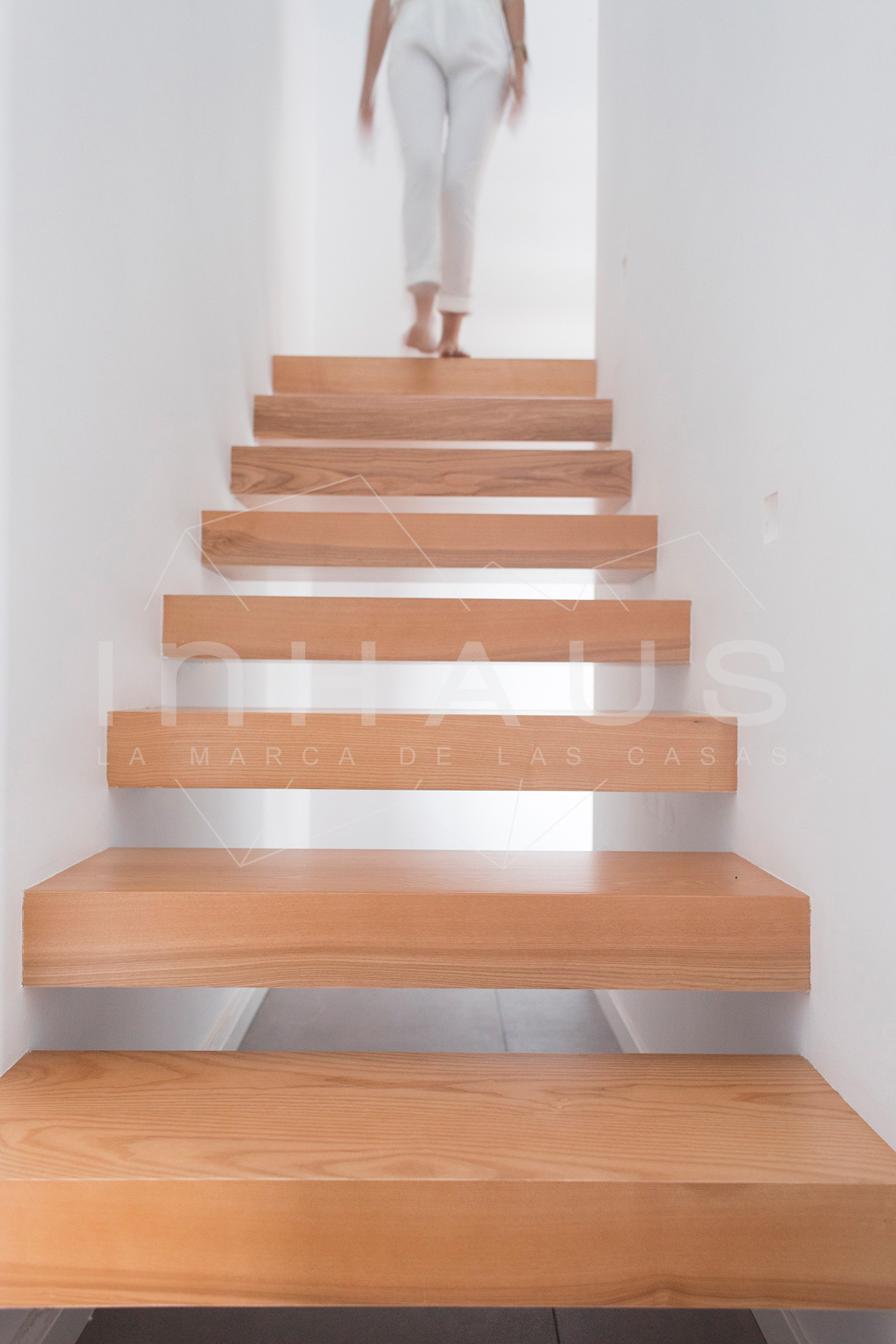 现代家庭梦想家园——西班牙瓦伦西亚“阿尔库迪亚”住宅-10