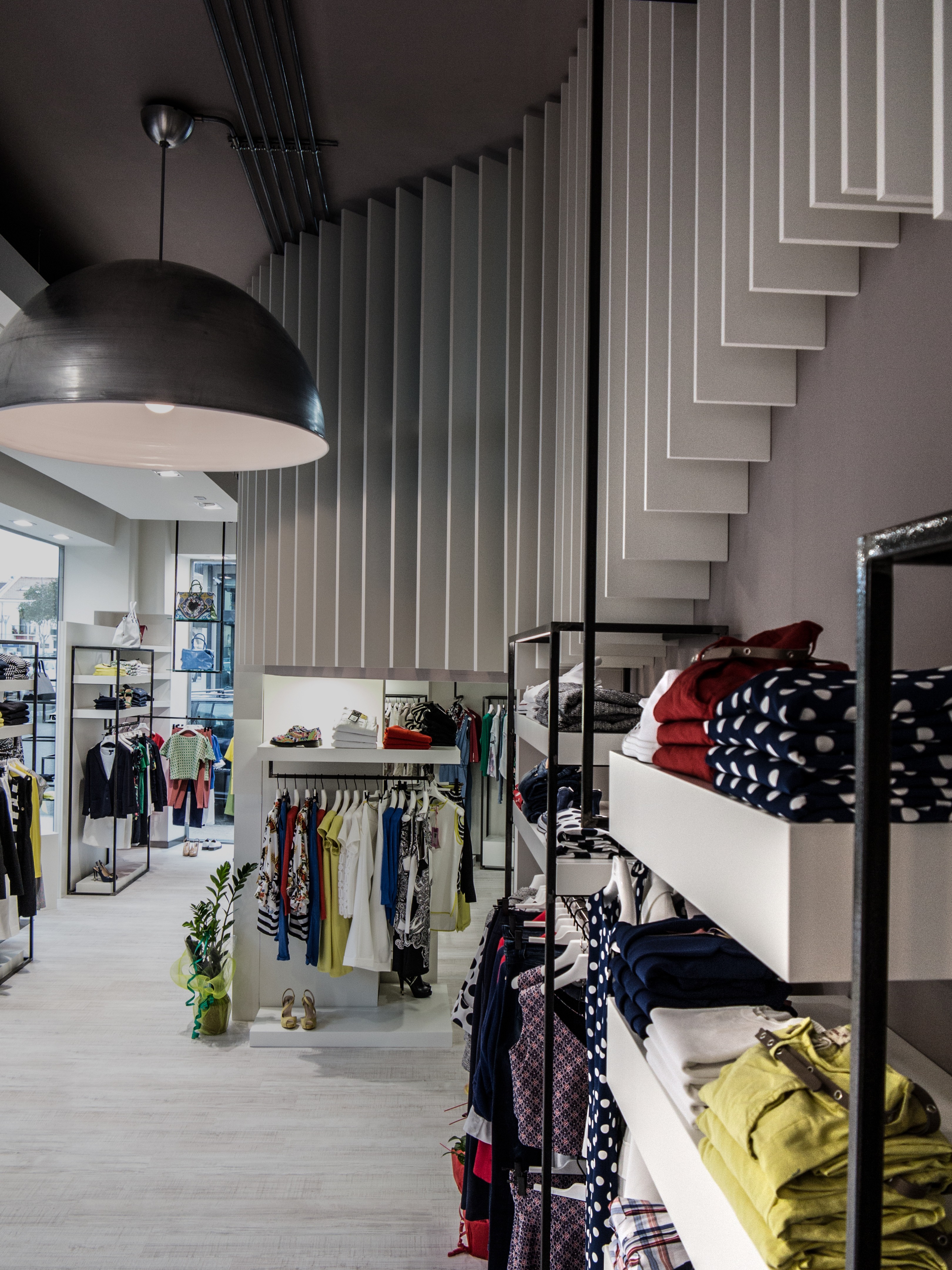 2015 年完成的“My Wear”木结构展示店-52