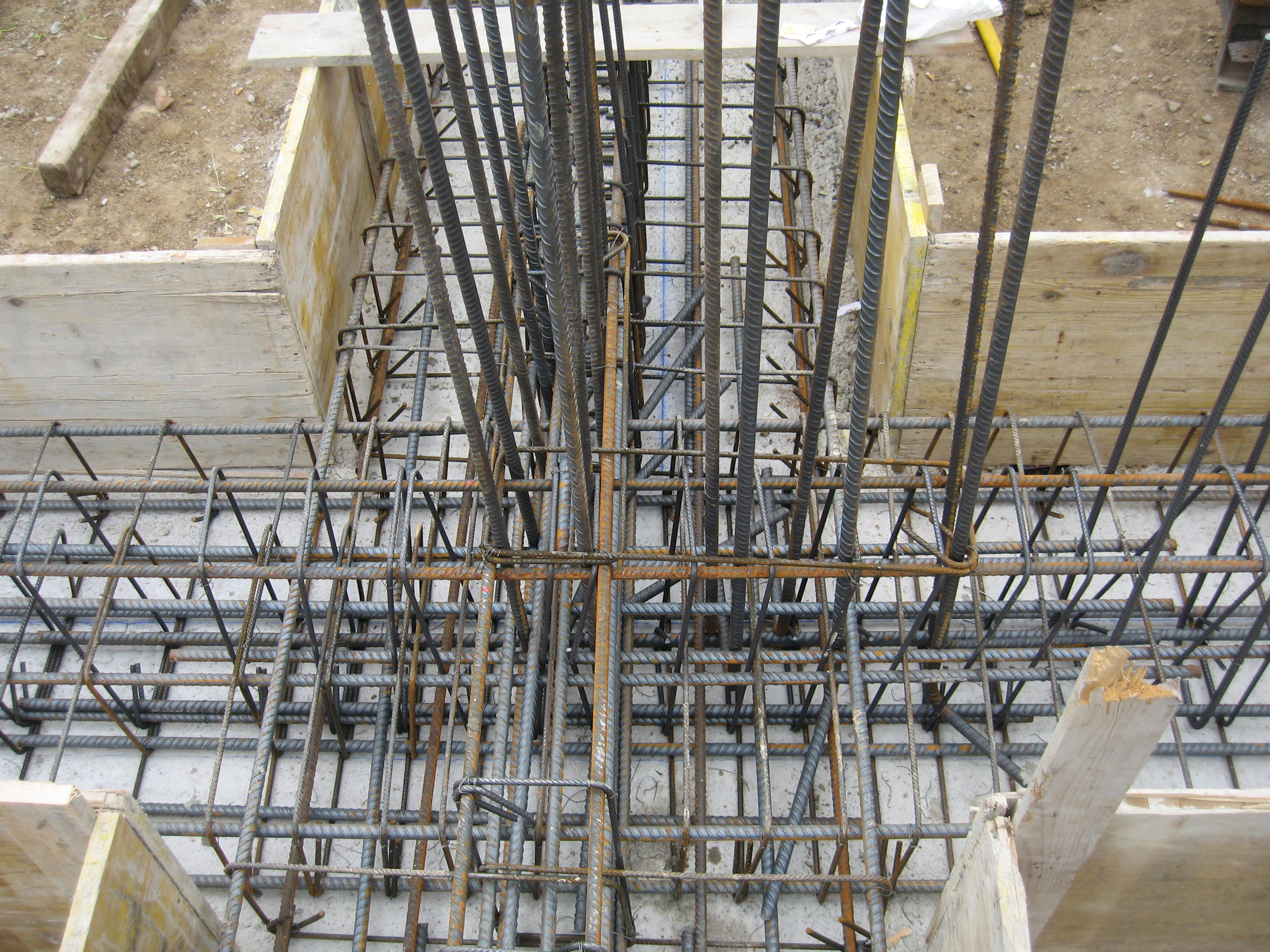 2015 年完成的 Palapa 项目，将工业遗址改造为时尚咖啡馆-2