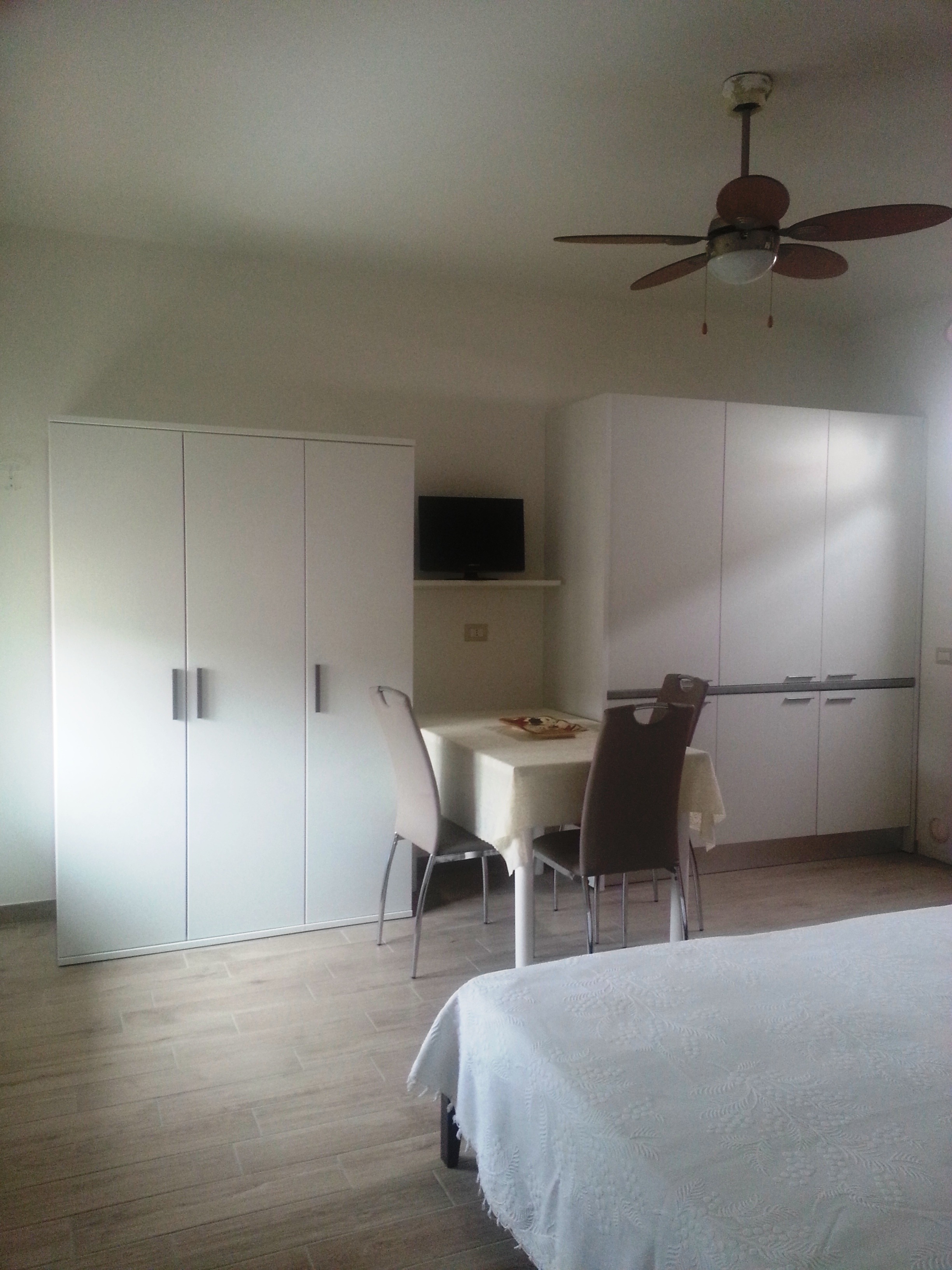 简约实用，DreAm 公寓翻新打造舒适度假空间-15