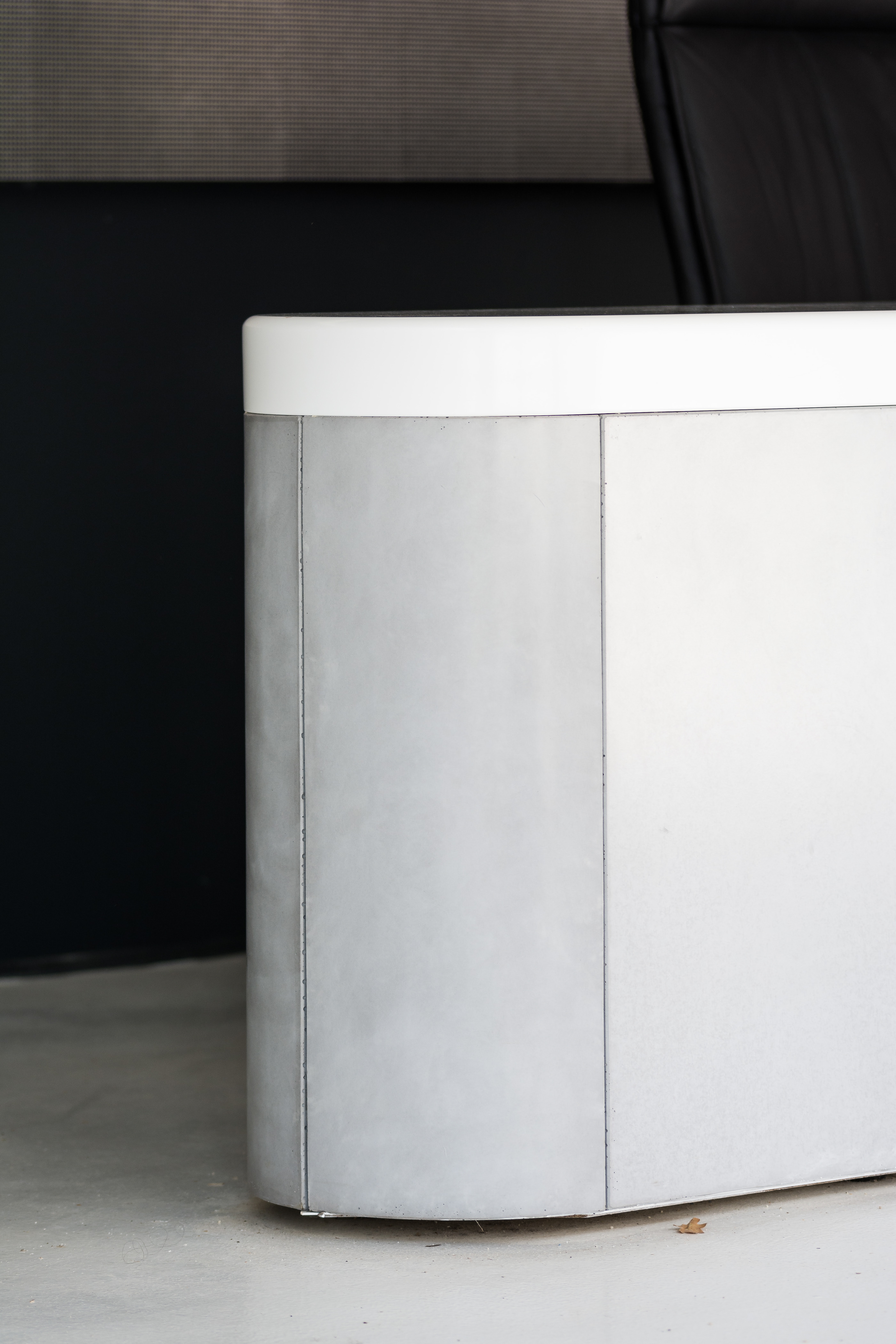 Concrete counter and benches by Betonicon-5