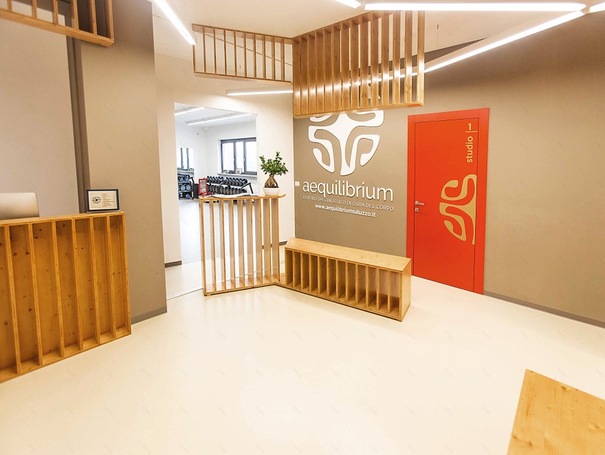 和谐均衡 | 多功能运动医疗中心设计-0