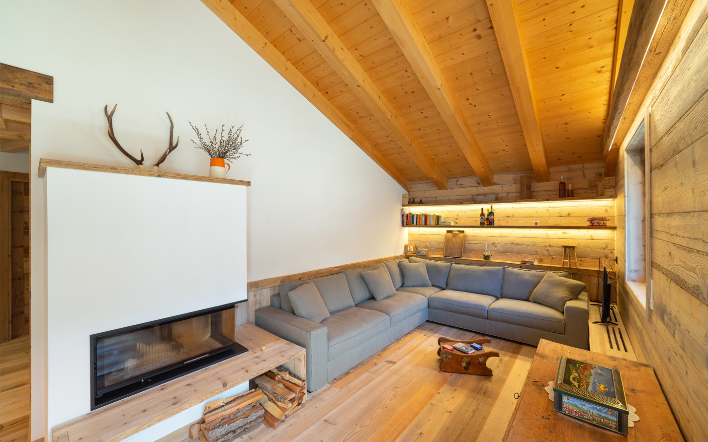 旋转木屋中的现代生活空间-6