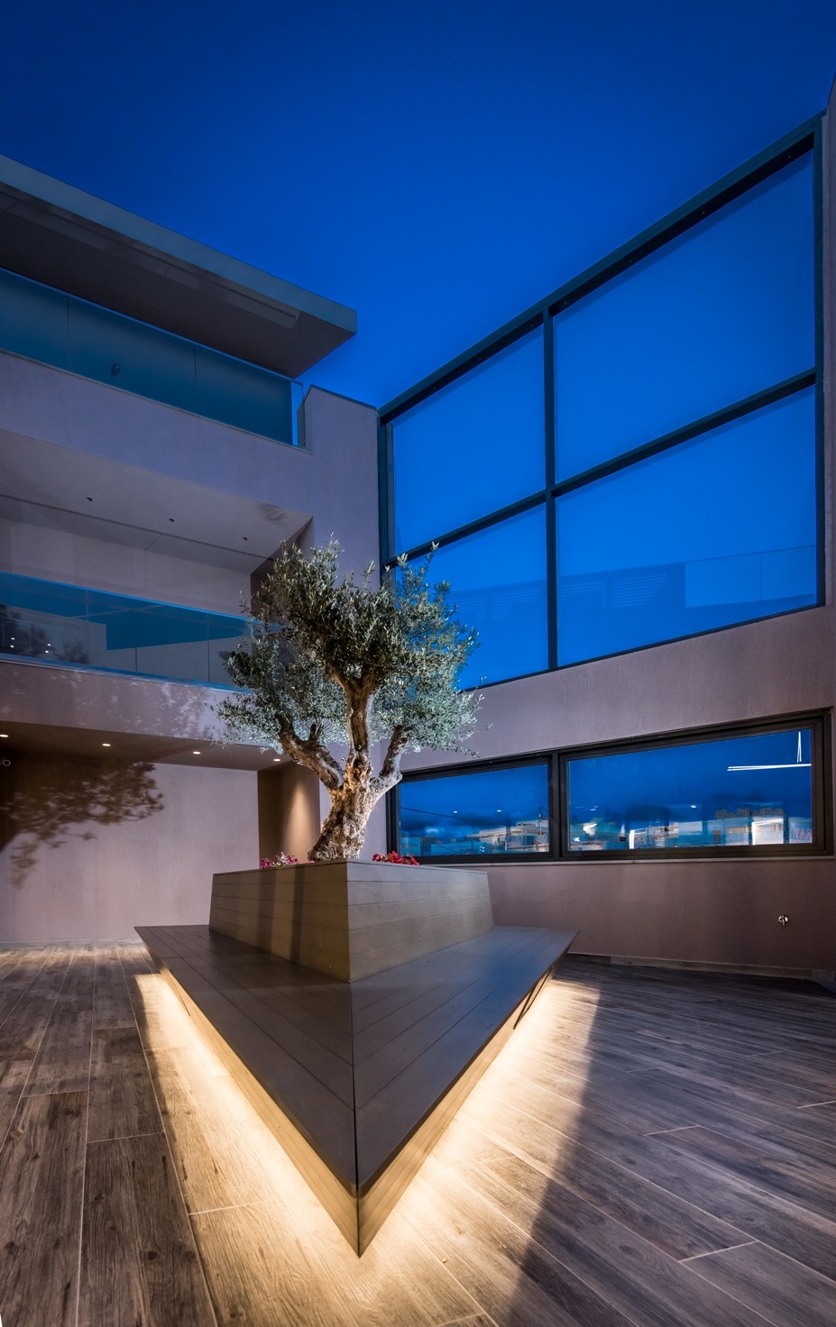 2017 年完成的 KARATZIS S.A.办公室大楼室内设计案例-33