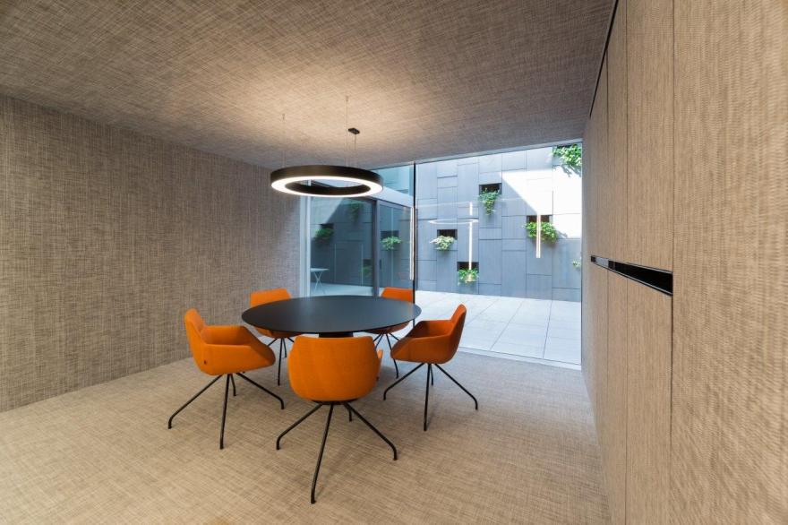 西班牙 AUTIS 公司总部,现代工业风室内设计-5