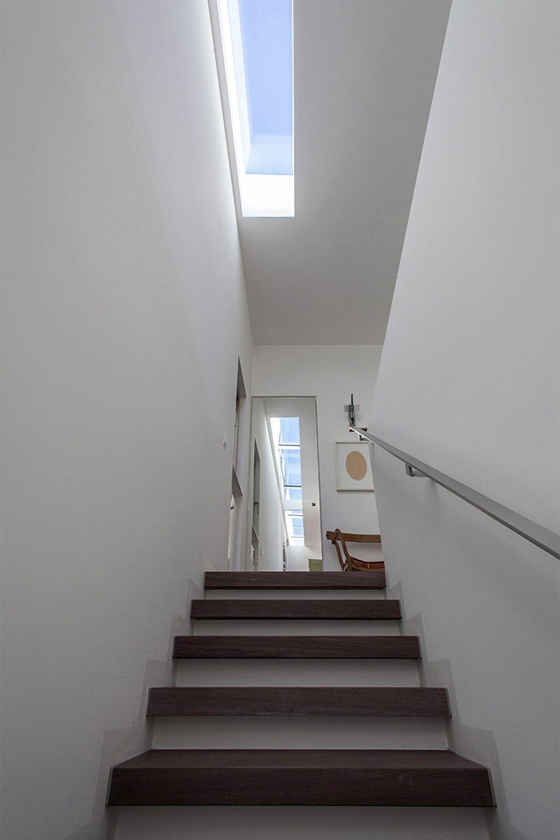 意大利马焦雷湖畔的翻新单家庭住宅-27