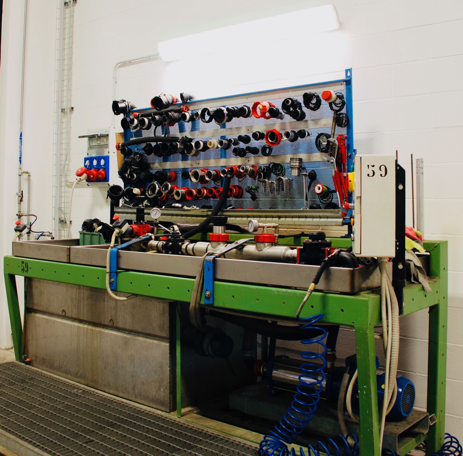 意大利 Polmac 公司总部工厂室内设计案例-31