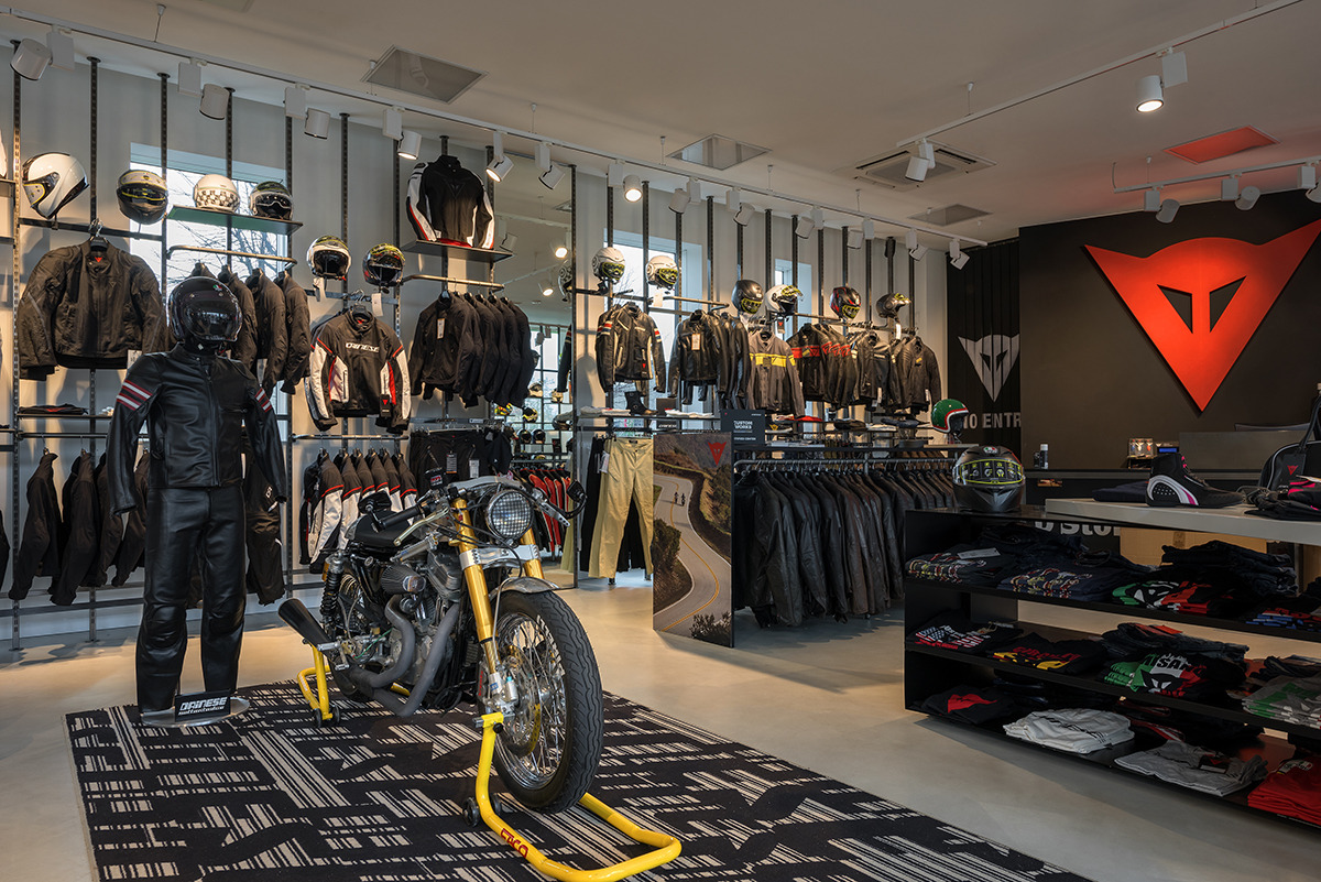 永恒的树脂地面 | Dainese Store 案例解析-1