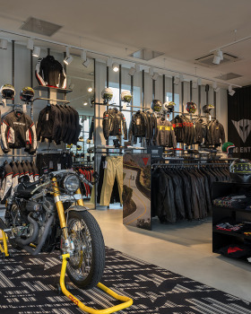 永恒的树脂地面 | Dainese Store 案例解析