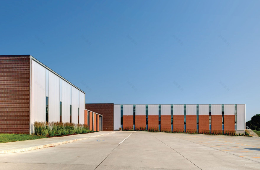 爱荷华州农村校园扩建,城市与乡村视觉对话-29