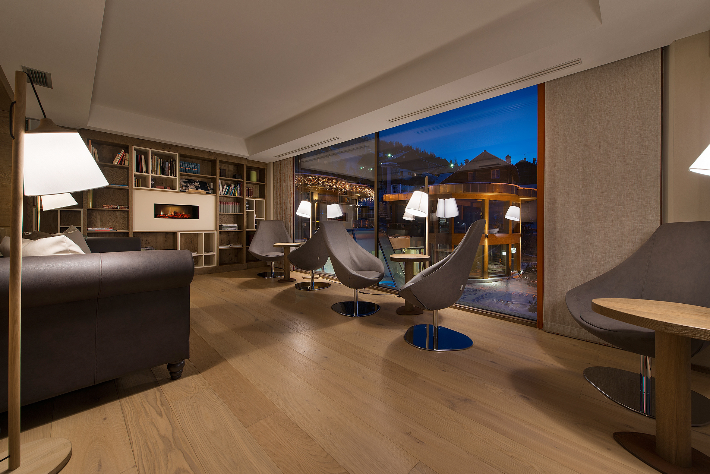 意大利 Livigno 酒店“Baita Montana”自然元素主题设计-7