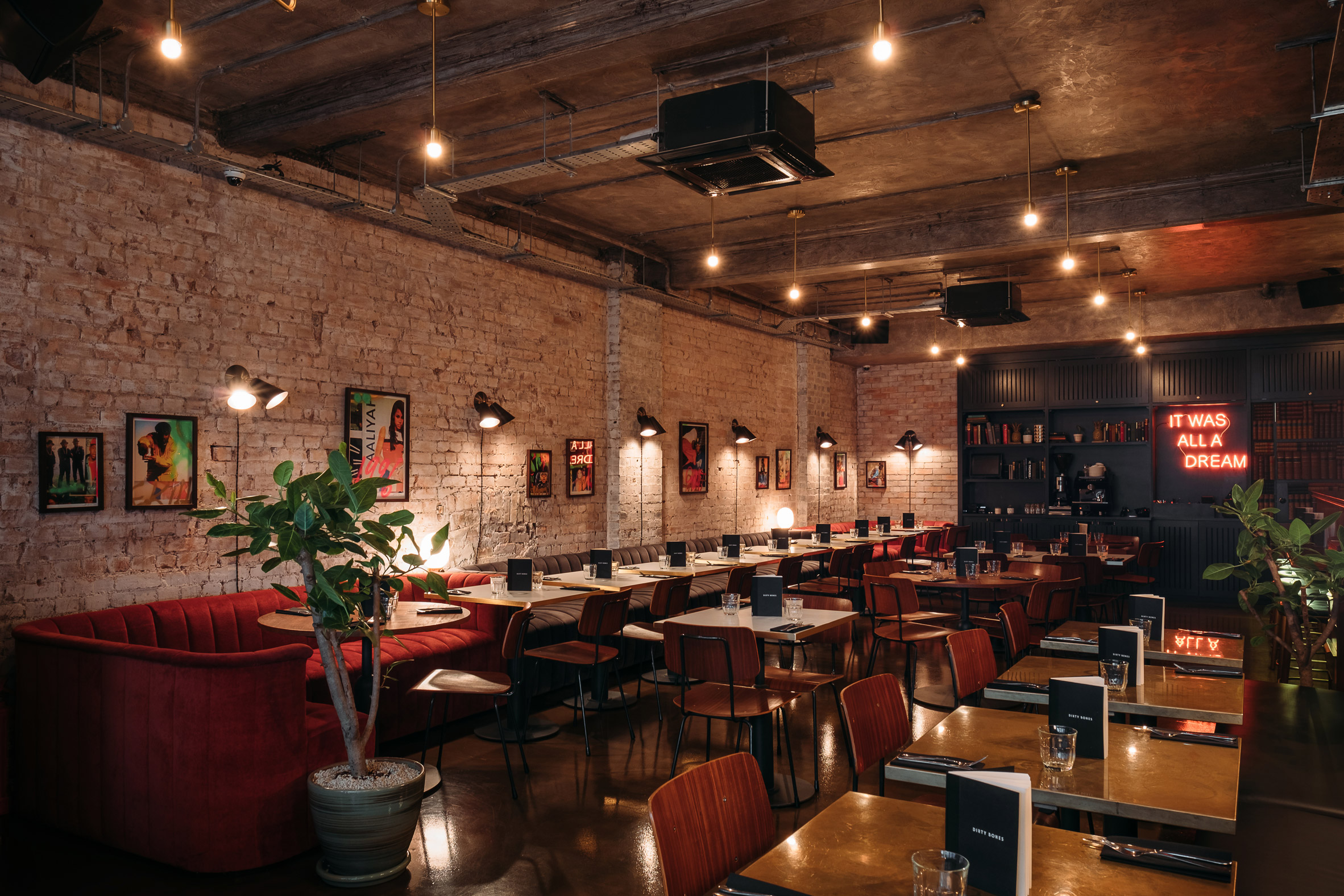 伦敦“脏骨头”餐厅,重现 70 年代布鲁克林艺术空间魅力-14