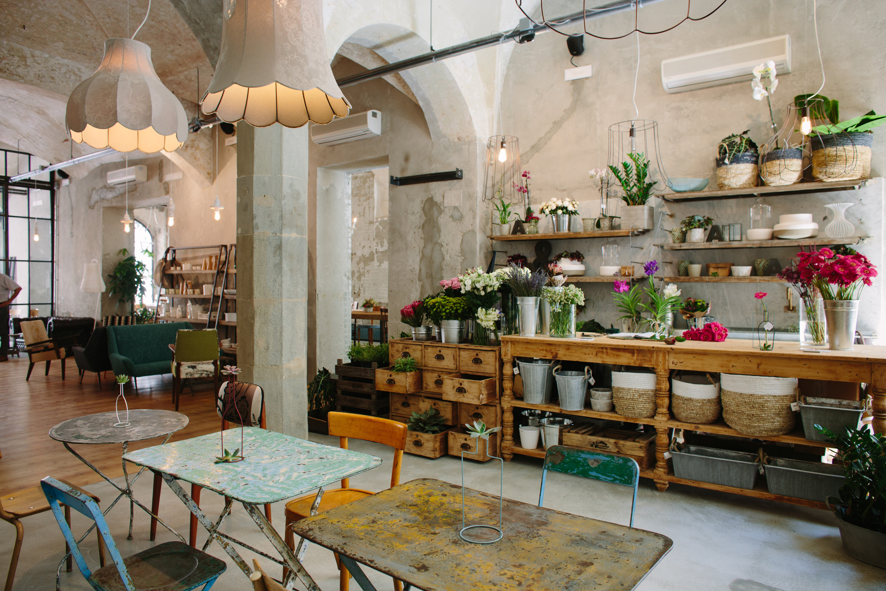 复古韵味与现代设计共融的餐厅空间-3