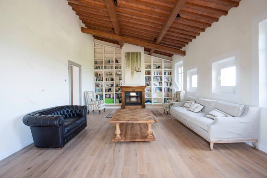 佛罗伦萨山丘上的北欧风情小屋-5