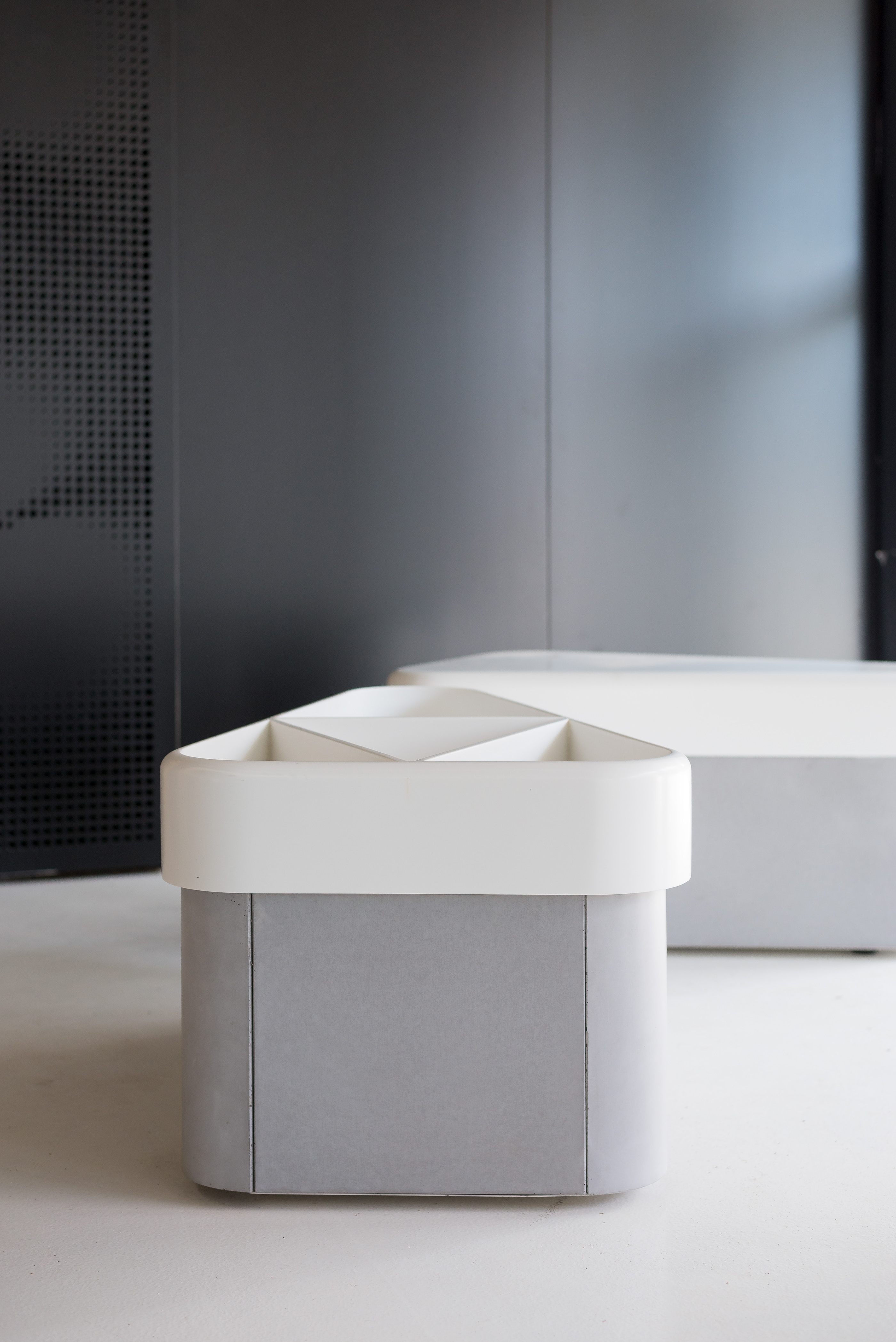 Concrete counter and benches by Betonicon-13