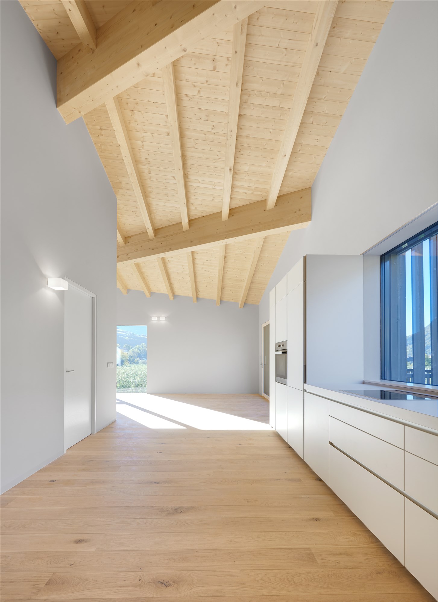 传统与现代共融的意大利木质住宅-2