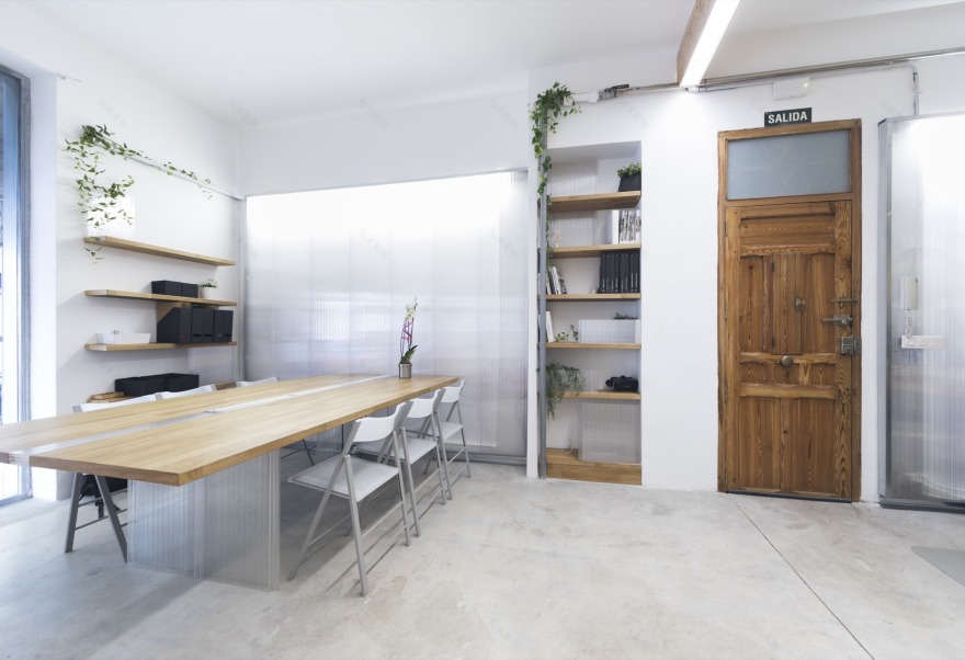 创新材料诠释 Ruzafa 社区精神的室内设计-2