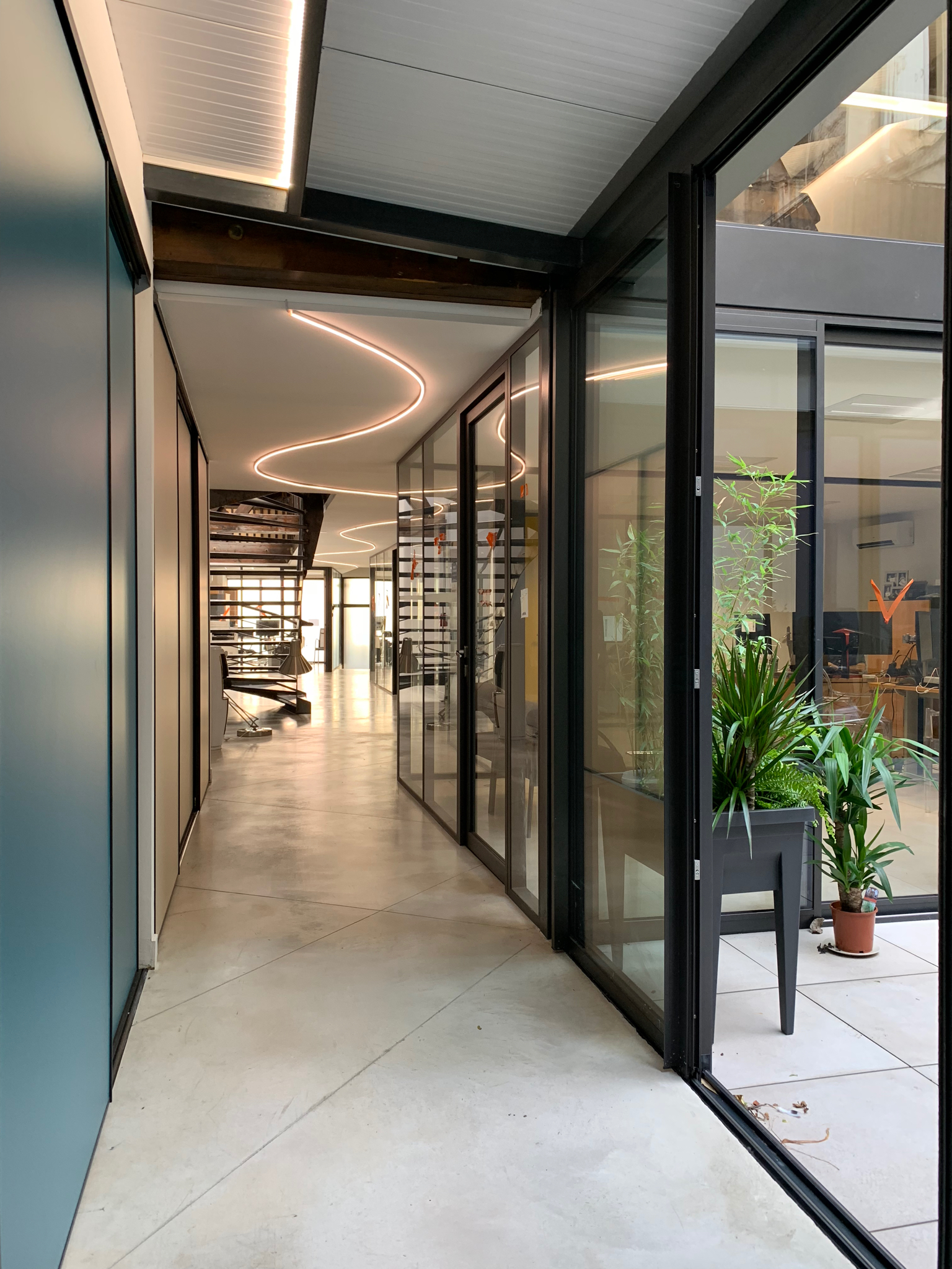 2016 年新领域公司仓库变身网络代理总部-2