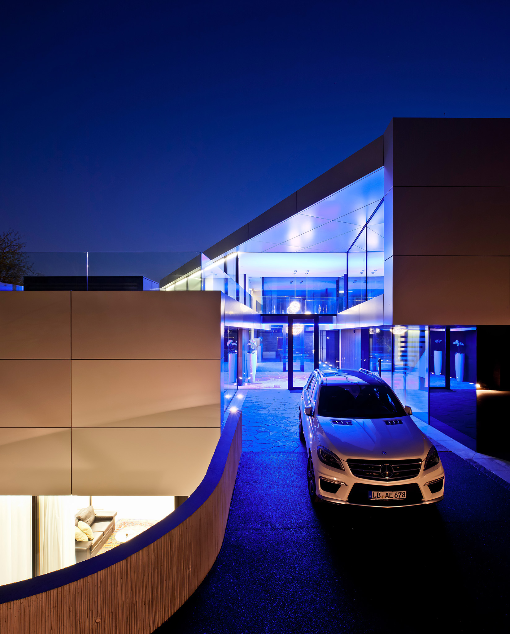 德国葡萄园中的金属 ribbon 别墅-8