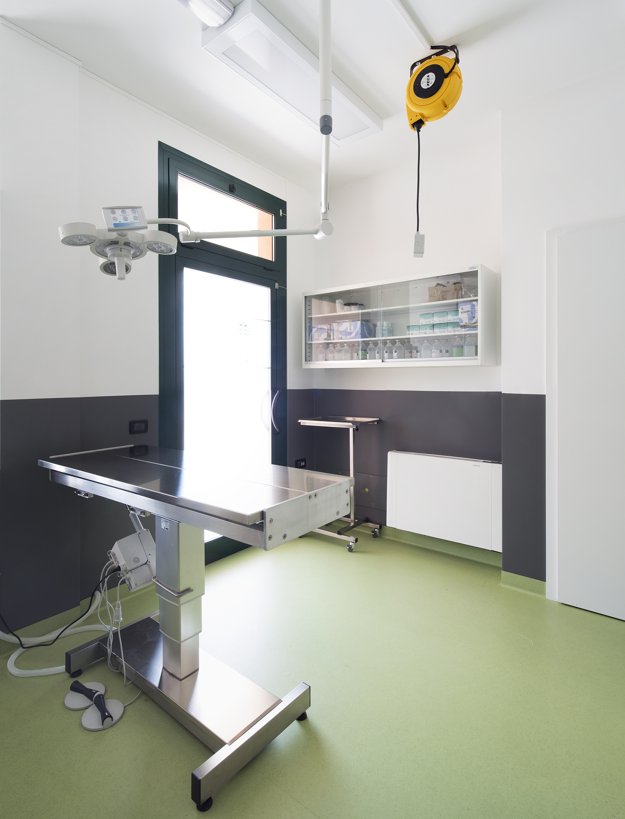 意大利兽医诊所翻新诠释简约美学-10