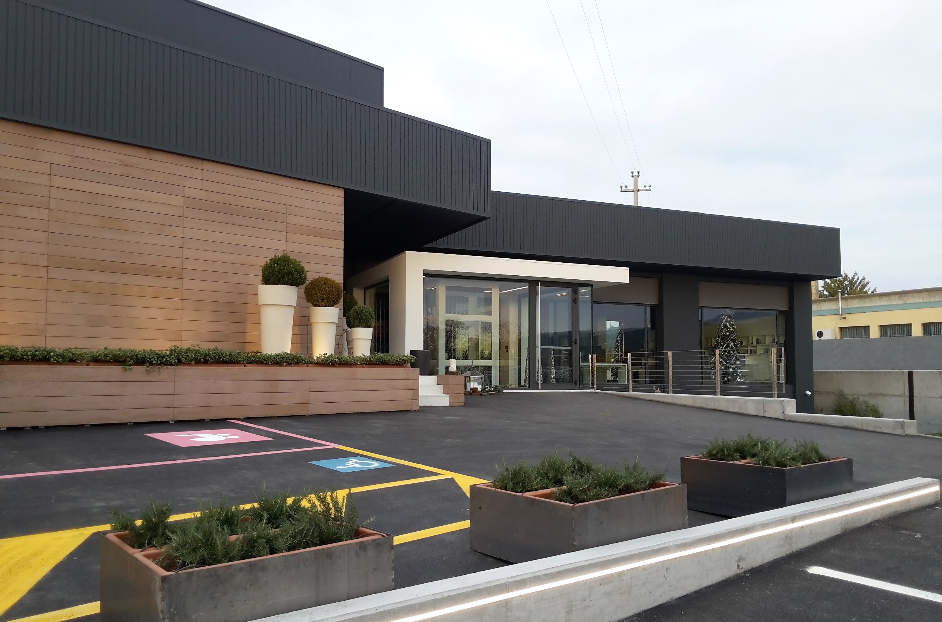 商业和管理空间·扩展和重新设计-4