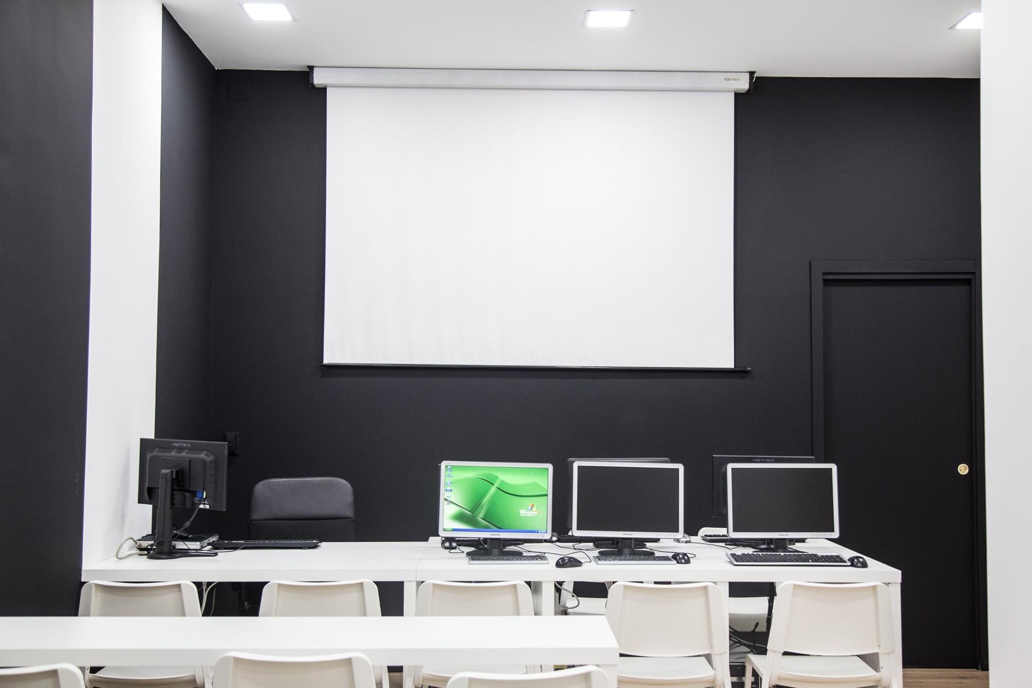 Autoscuola Al Volante 汽车学校翻新亮相-28