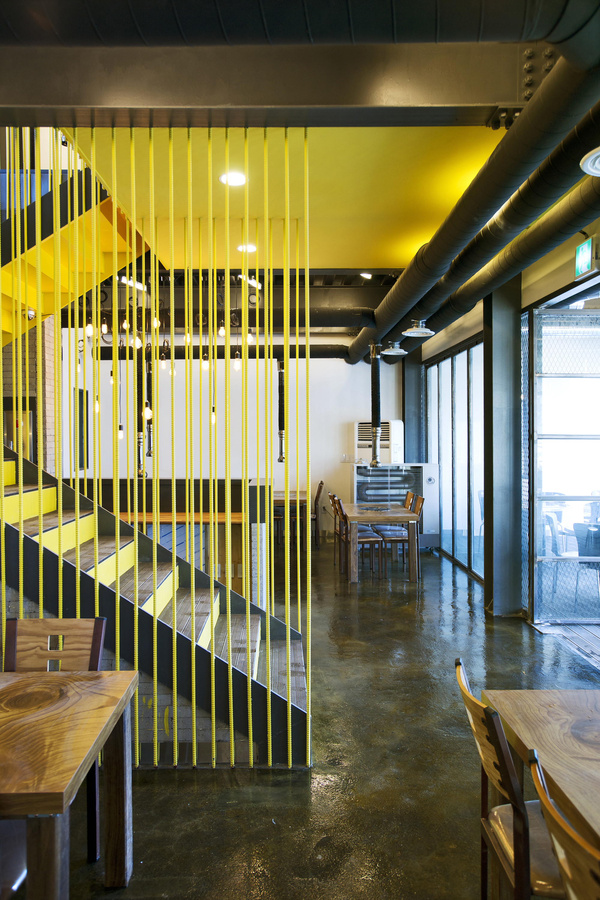 韩国仁川“森林的房子”餐厅，绿色百叶窗创造自然立面-22