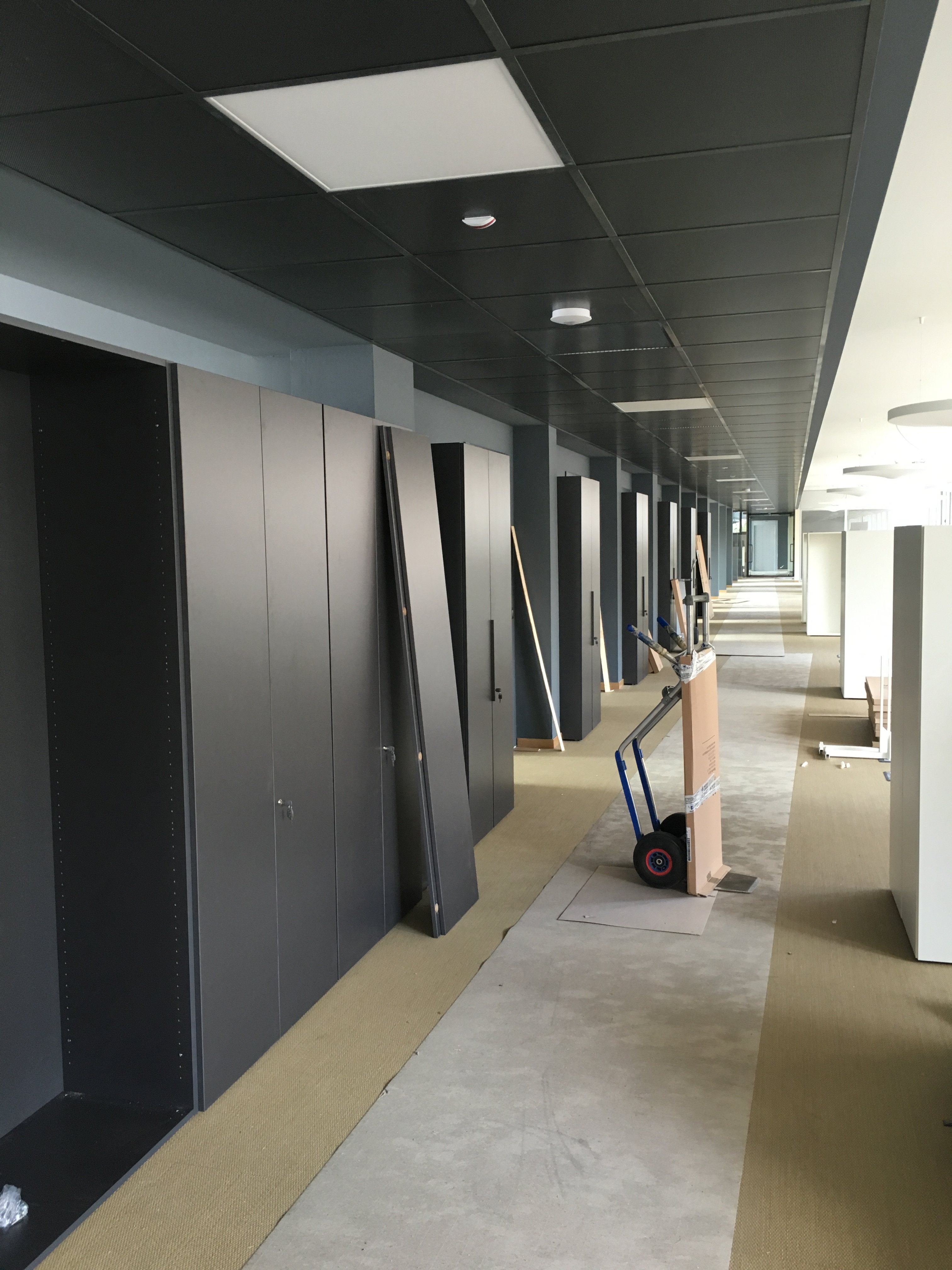 药企总部百年老建筑的现代改造-17