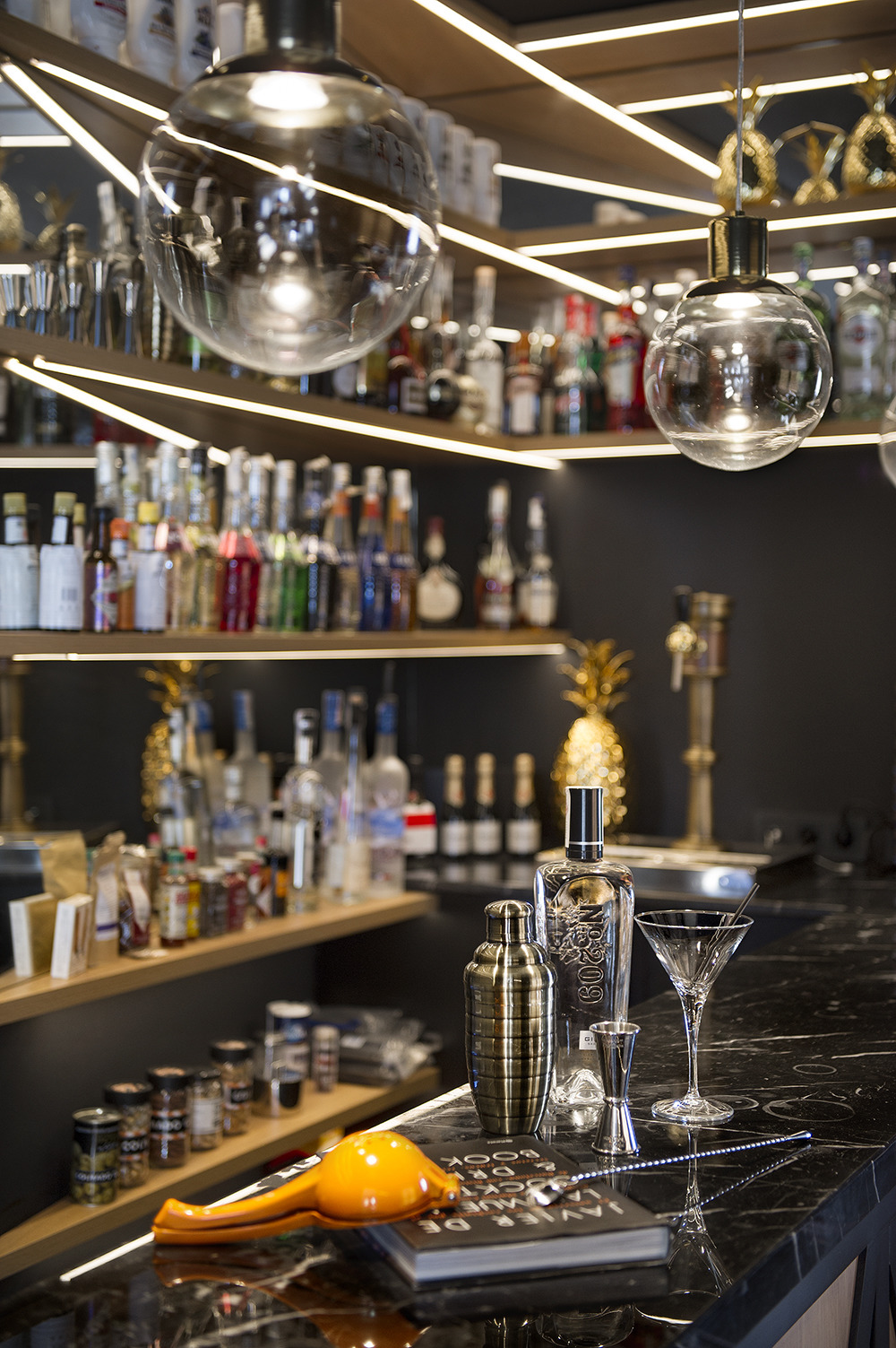 跃居之上 | 顶层公寓的室内设计魅力-47