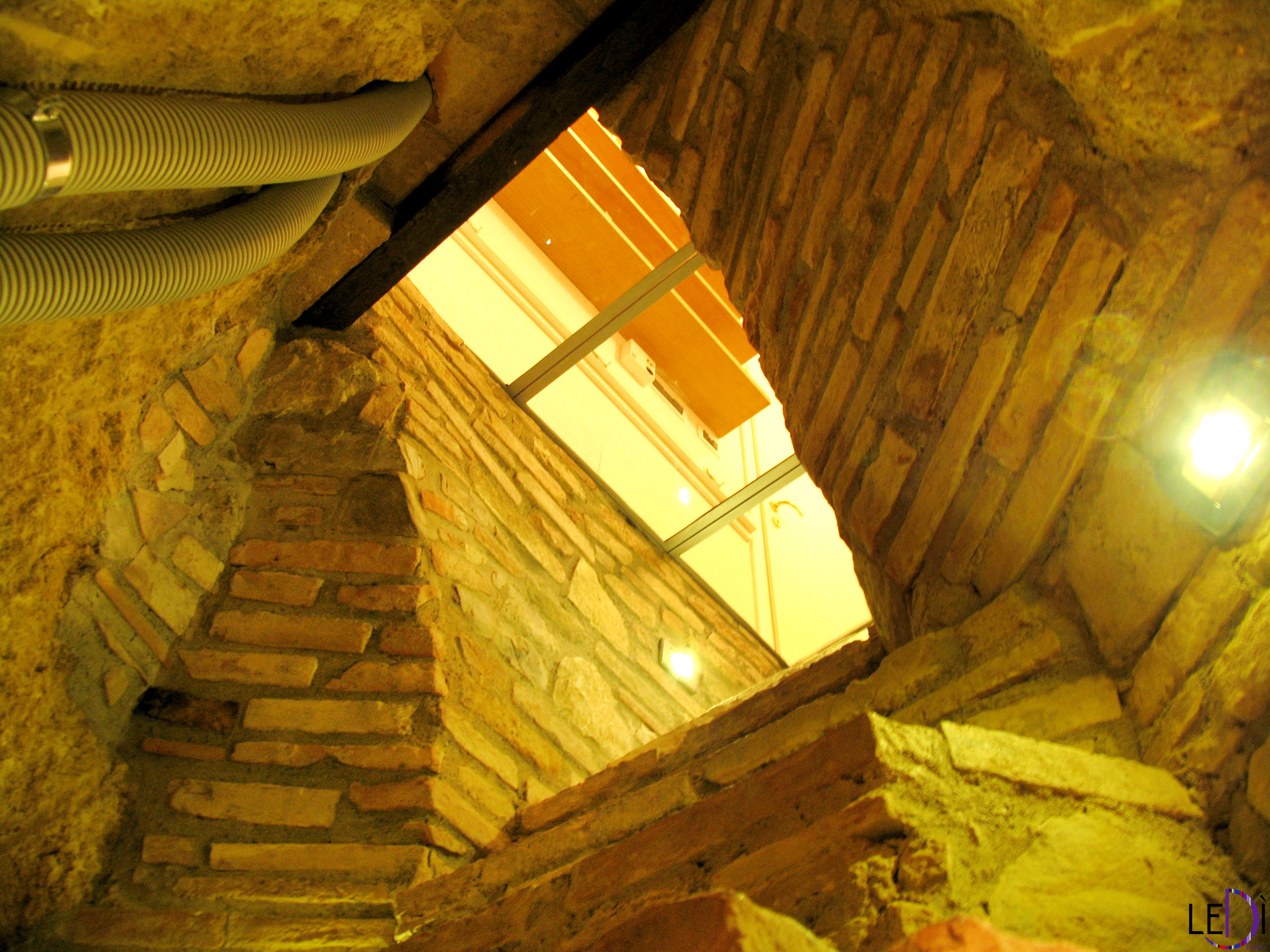 地下室秘境 · 玻璃盒中的彩色世界-24