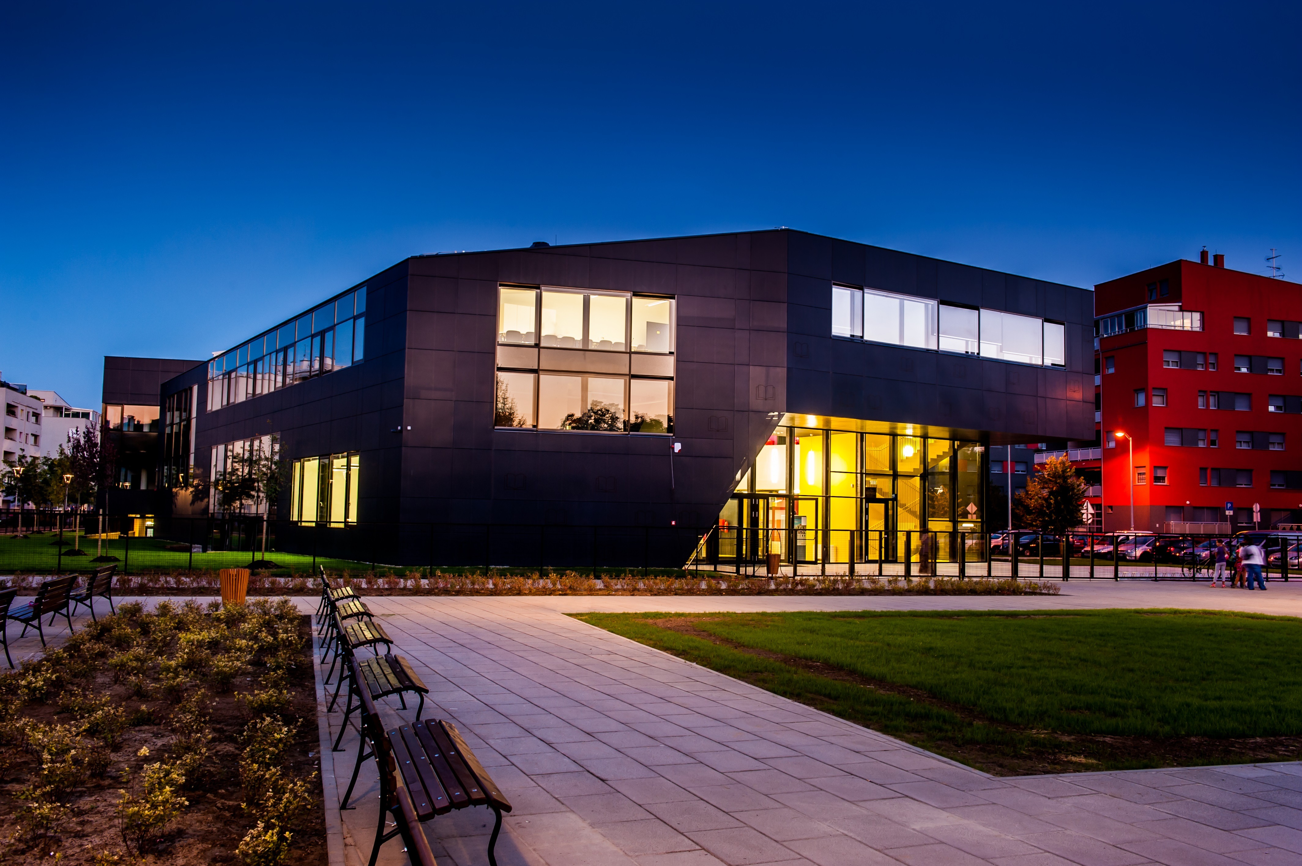 健康明亮,激发创意的幼儿园与小学照明设计-13