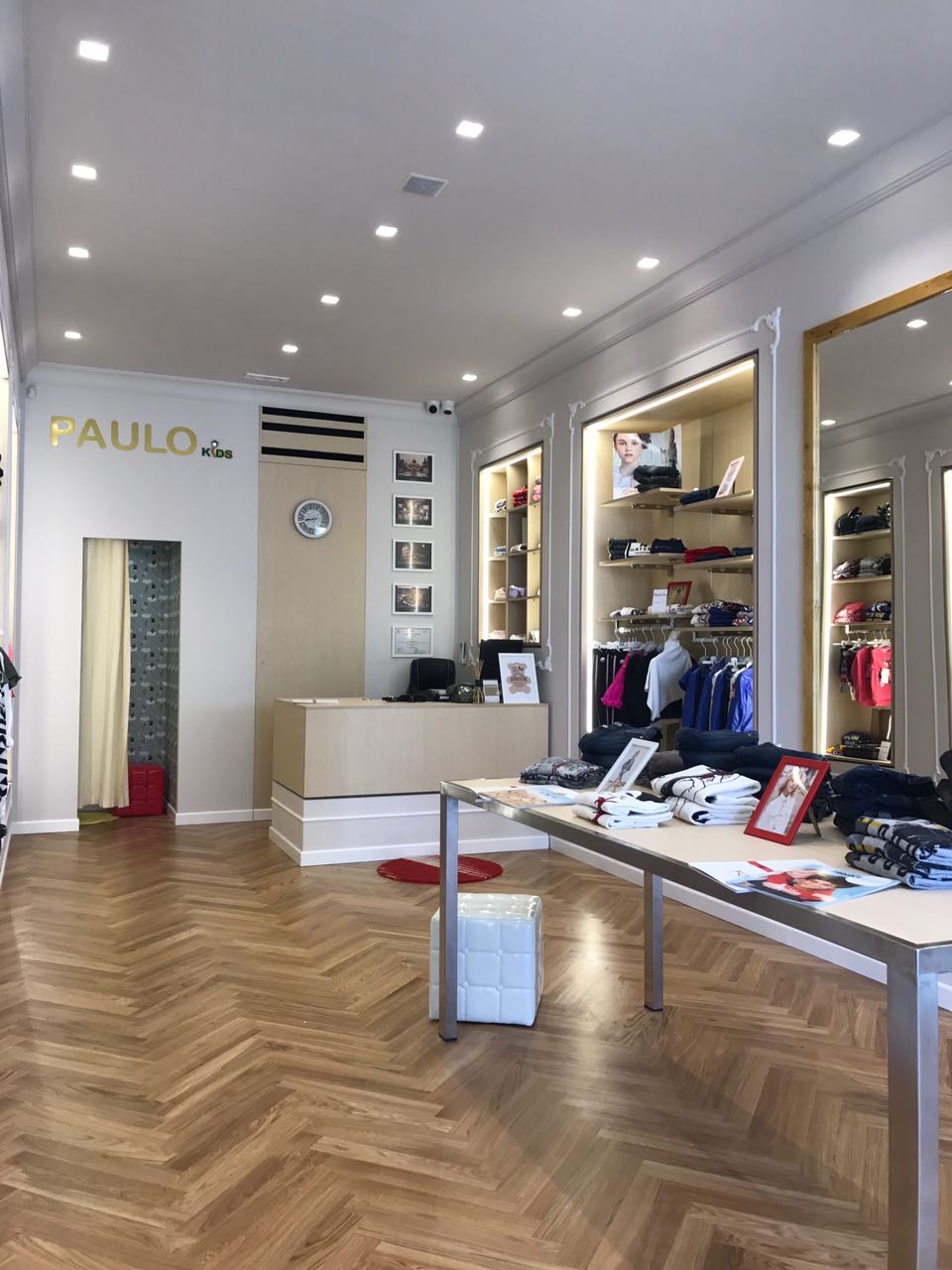 保罗·恩多 ci 儿童服装店照明设计-1