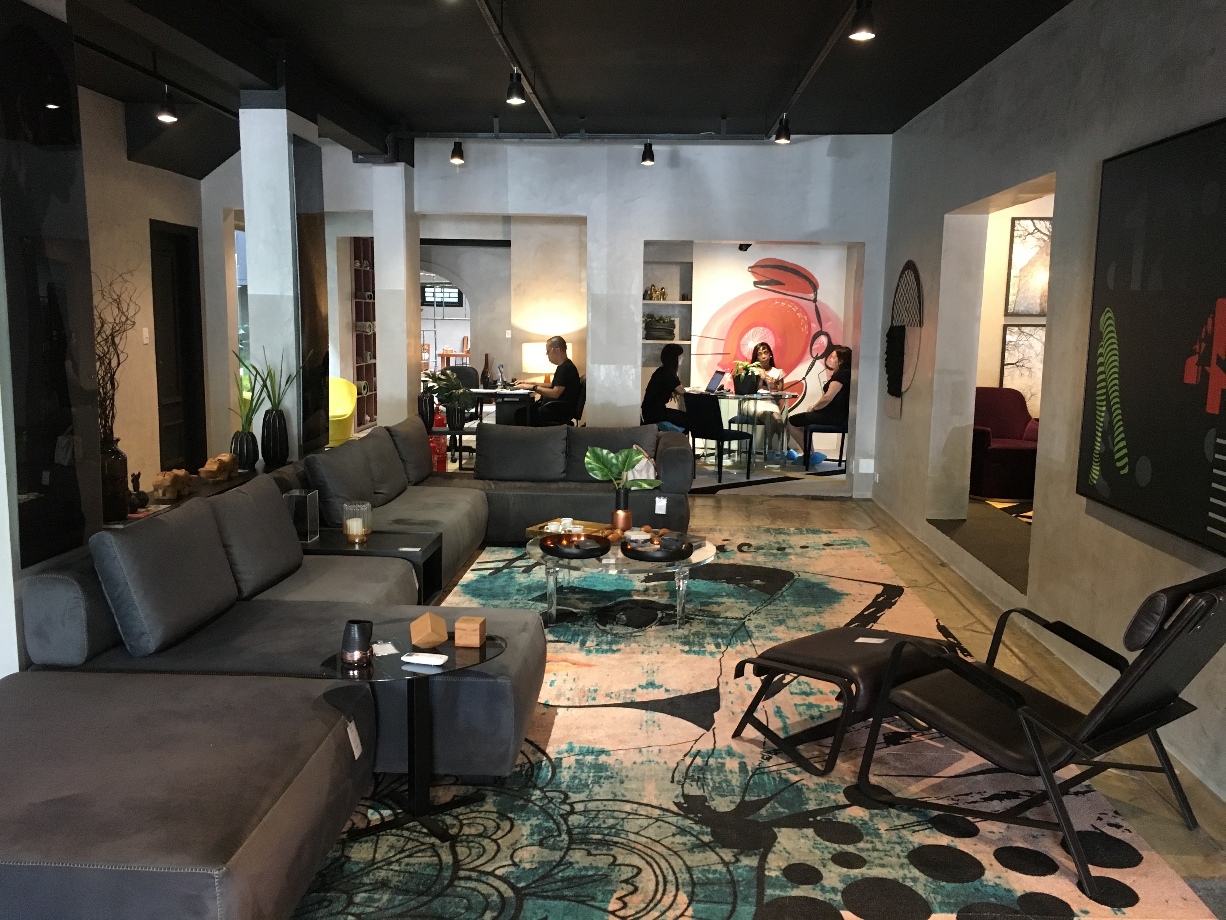 巴西旗舰家居店,打造独具特色的展示空间-2