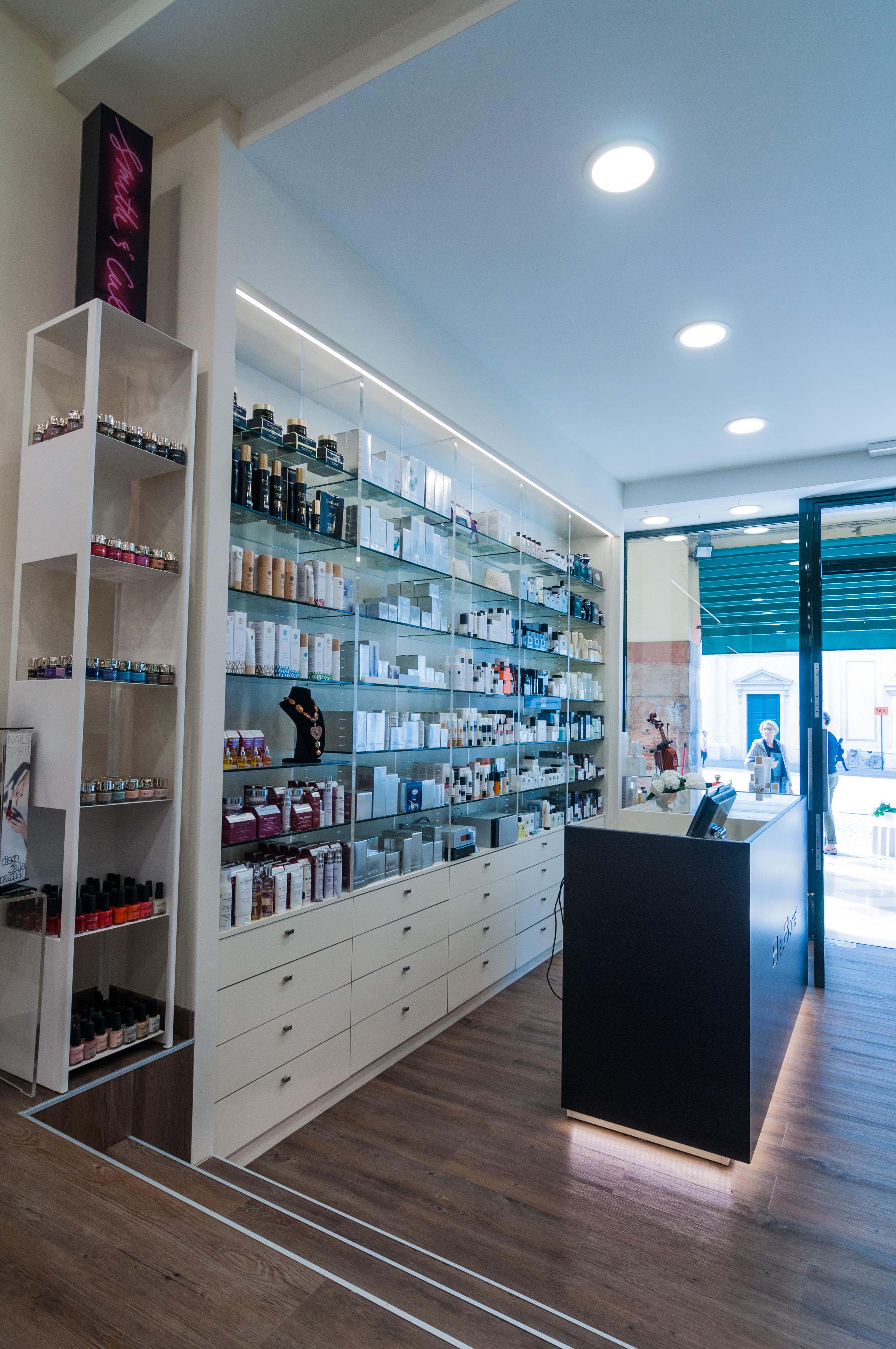 历史建筑中的香氛店重生-29